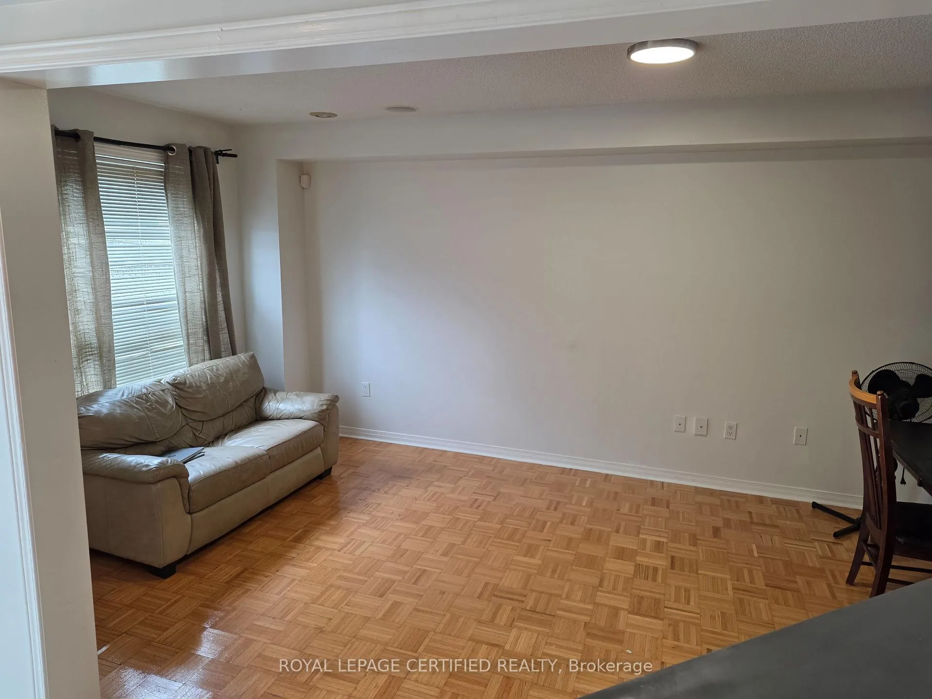 Photo 6 of 134 Kayla Crescent, Vaughan, Maple — HOMEH