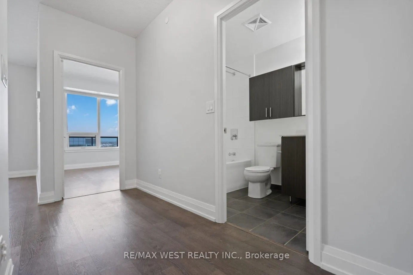 Photo 6 of Unit 1504, 3600 Highway 7 Road, Vaughan, Vaughan Corporate Centre — HOMEH