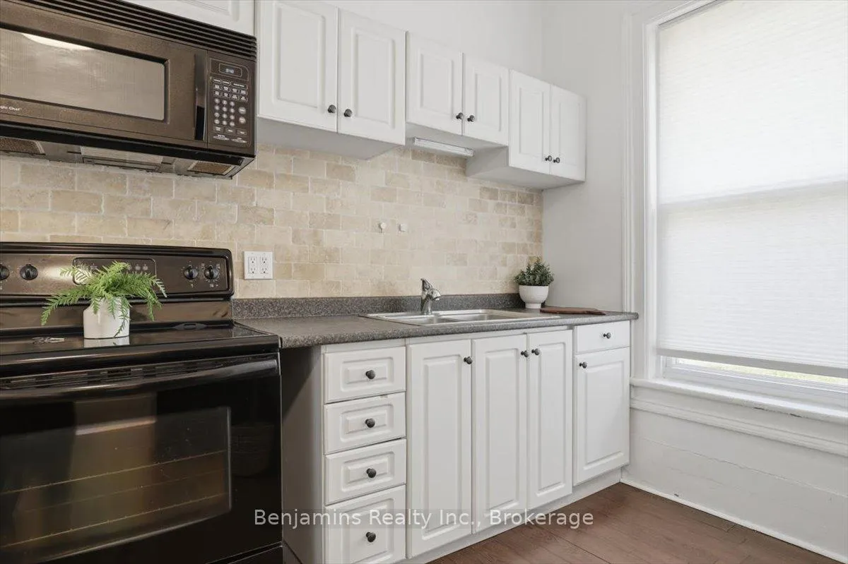 Photo 32 of 53 Eby Street S, Kitchener, Cedar Hill — HOMEH