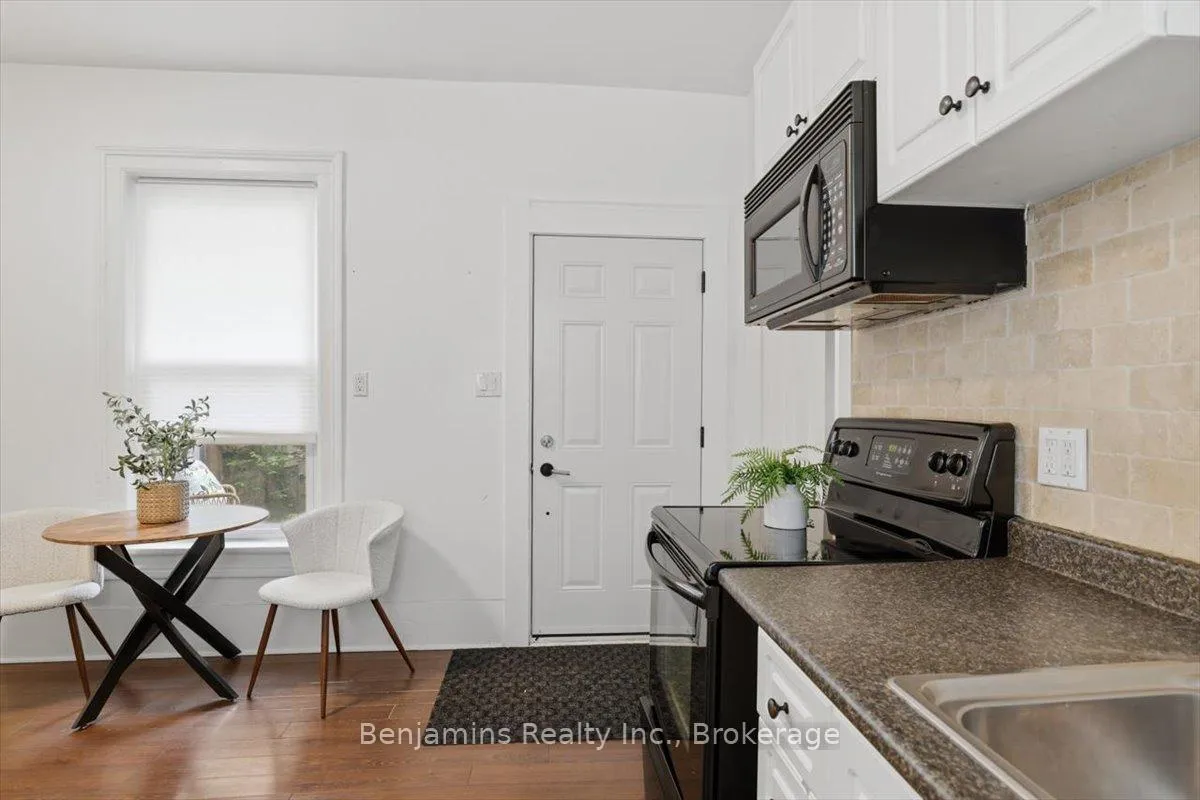 Photo 34 of 53 Eby Street S, Kitchener, Cedar Hill — HOMEH