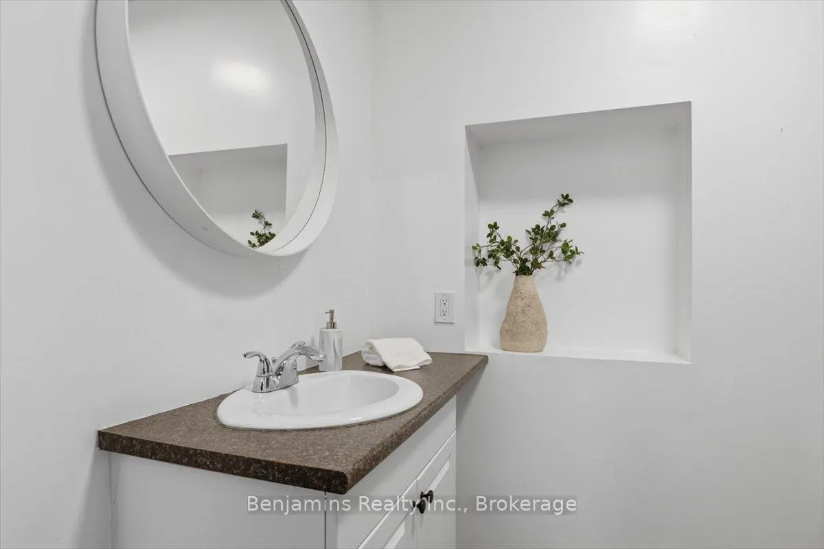 Photo 35 of 53 Eby Street S, Kitchener, Cedar Hill — HOMEH