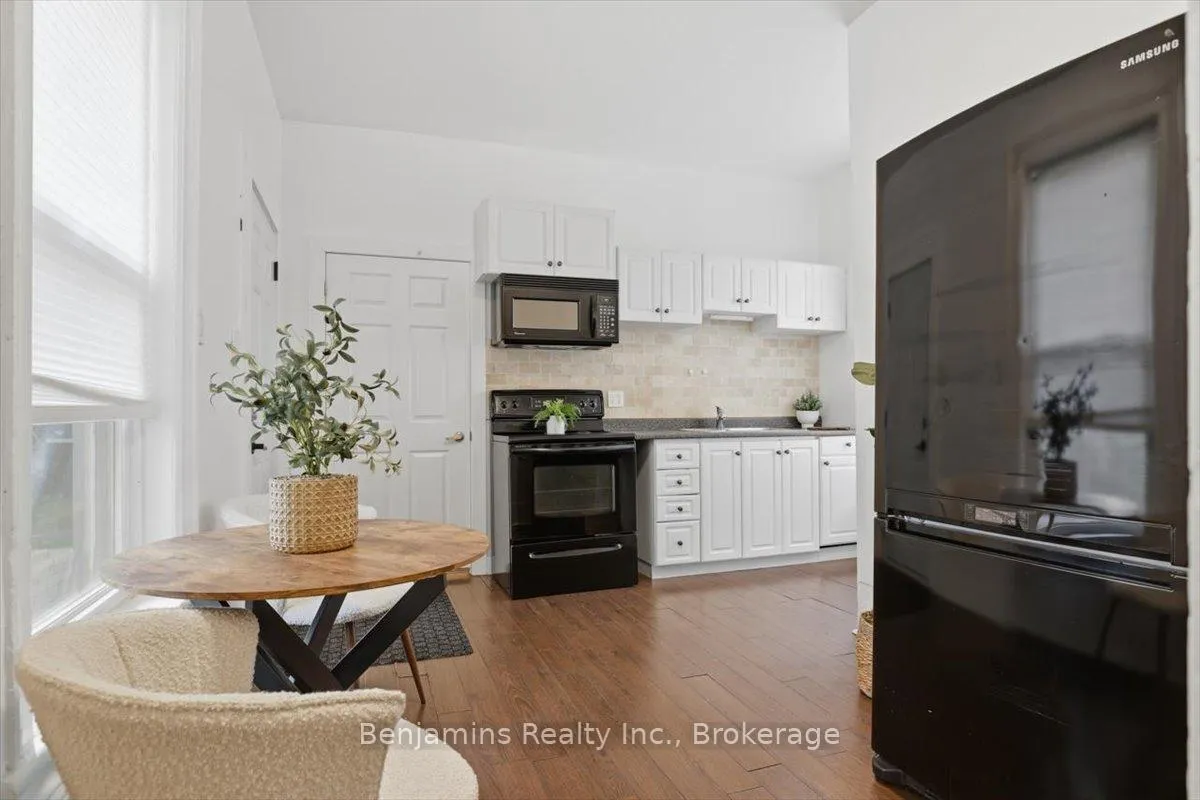 Photo 37 of 53 Eby Street S, Kitchener, Cedar Hill — HOMEH