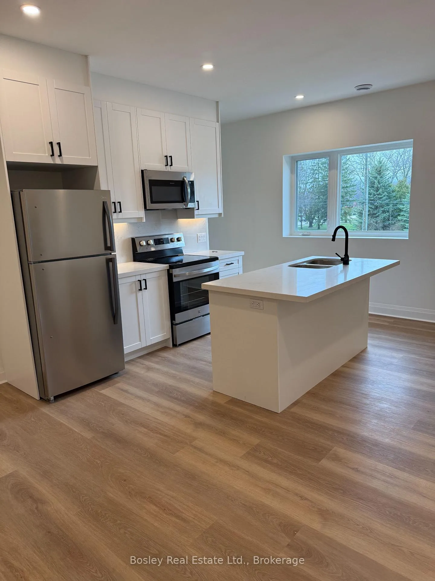 Photo 5 of Unit 4, 6 Golfview Drive, Collingwood — HOMEH