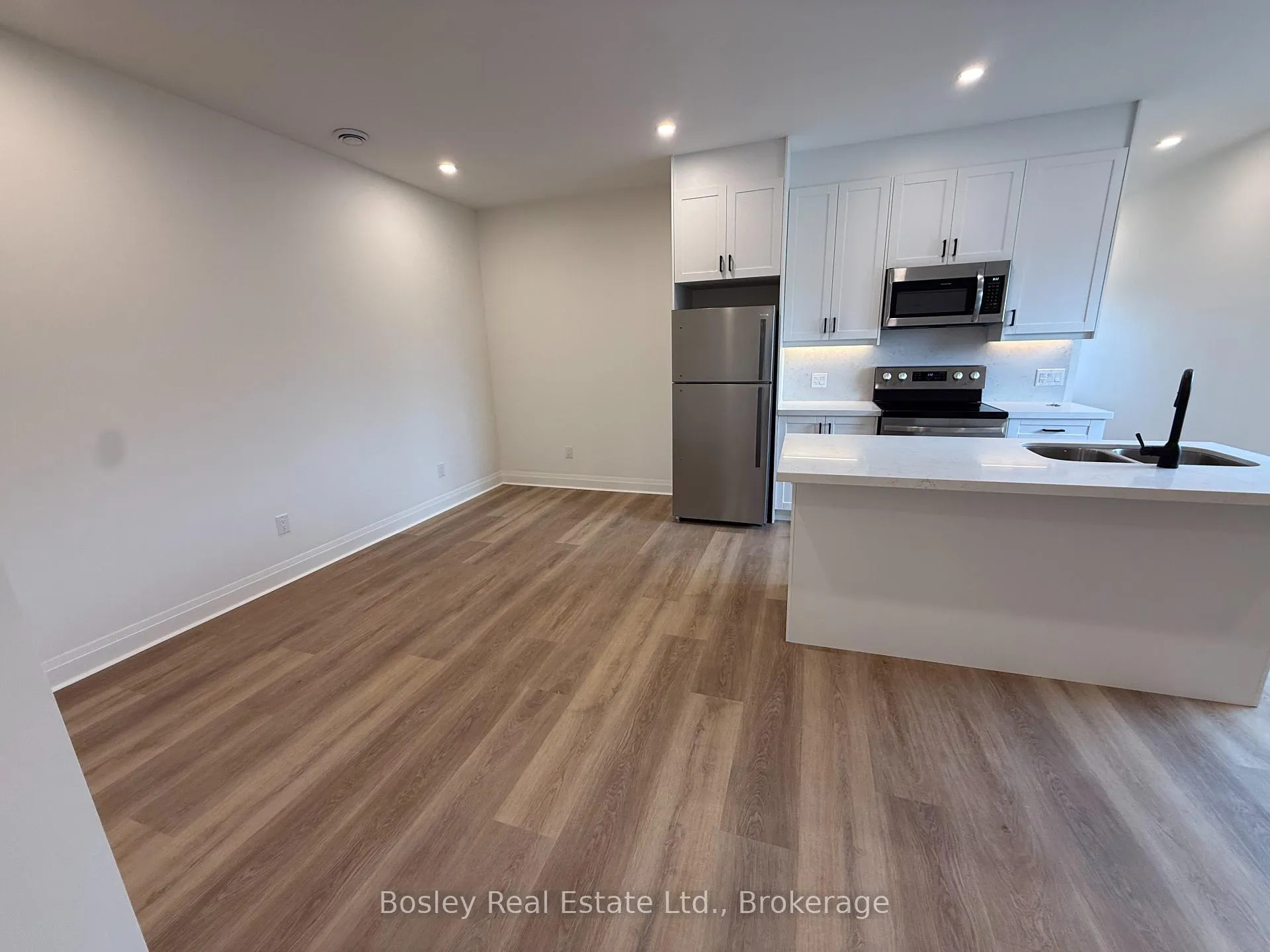 Photo 7 of Unit 4, 6 Golfview Drive, Collingwood — HOMEH
