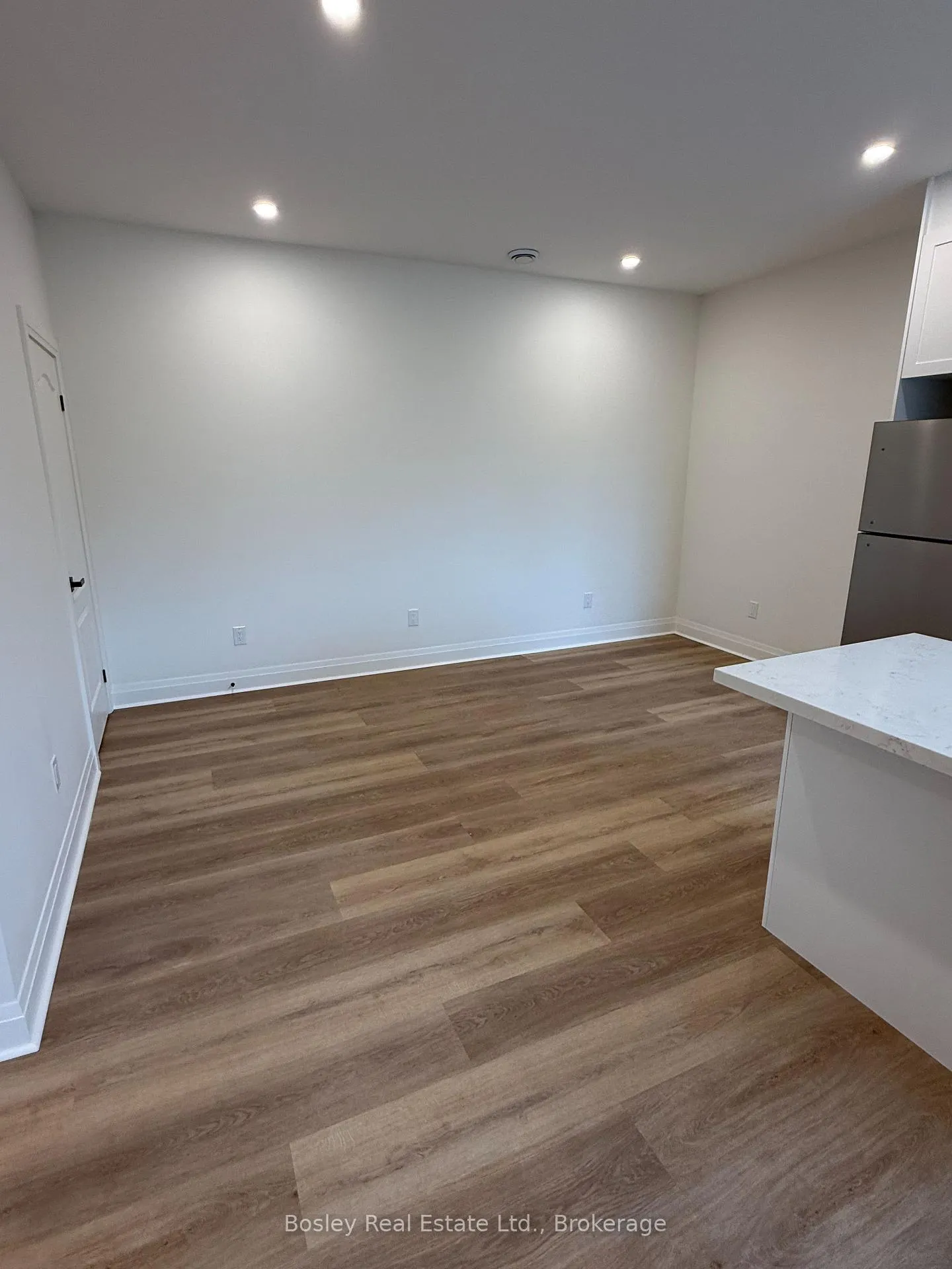 Photo 8 of Unit 4, 6 Golfview Drive, Collingwood — HOMEH