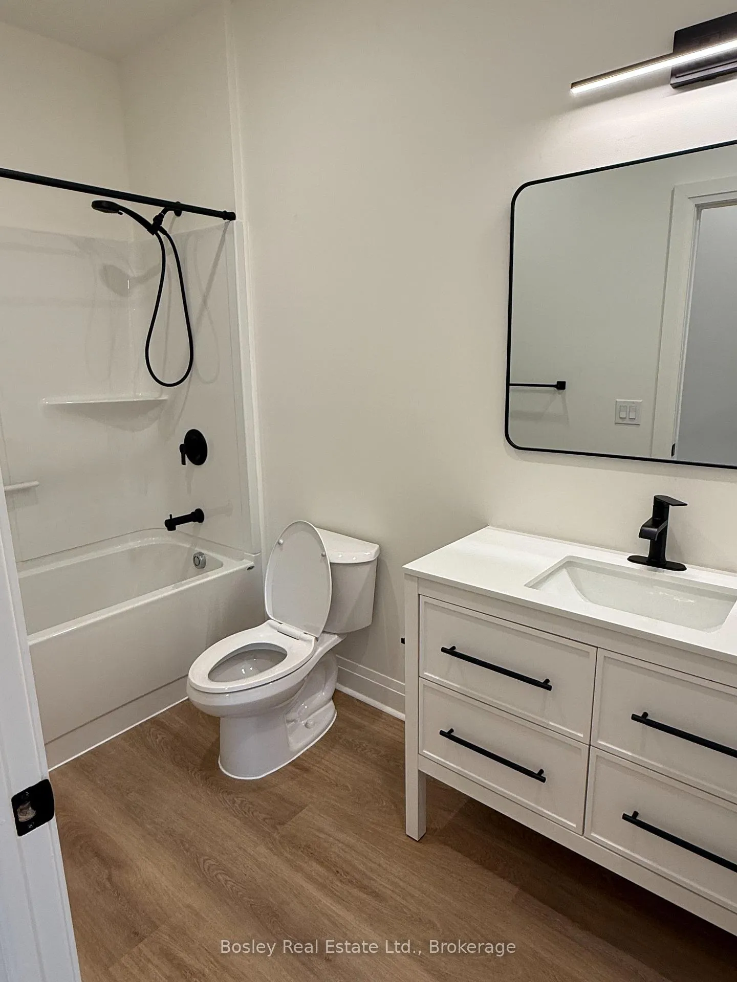 Photo 12 of Unit 4, 6 Golfview Drive, Collingwood — HOMEH