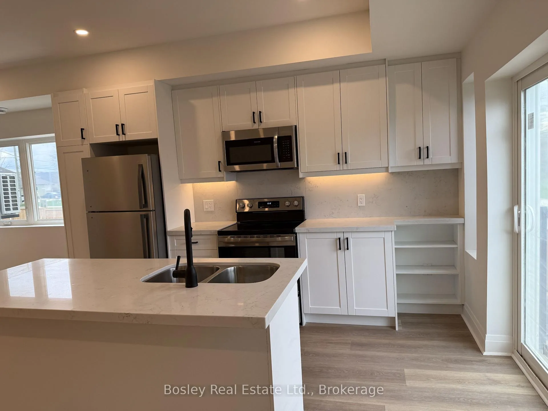 Photo 5 of Unit 1, 6 Golfview Drive, Collingwood — HOMEH