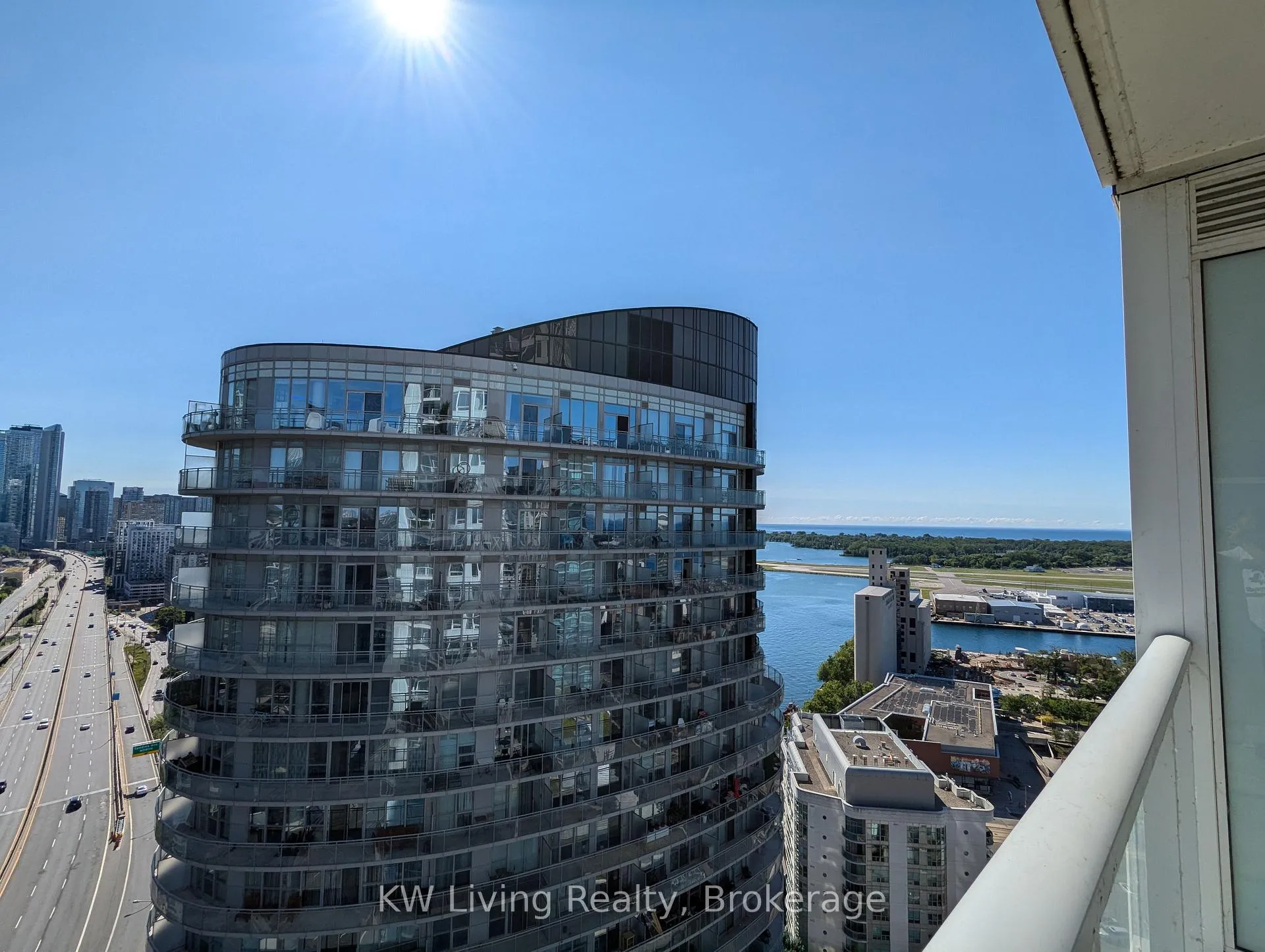 Photo 18 of Unit 3012, 17 Bathurst Street, Toronto, Waterfront Communities — HOMEH