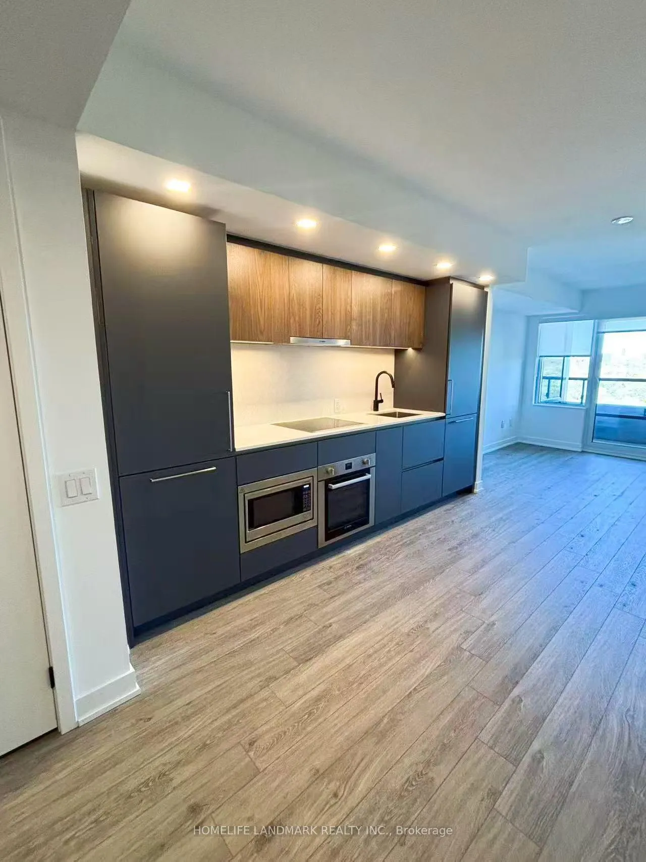 Front of Unit 1305, 609 Sherborne Street