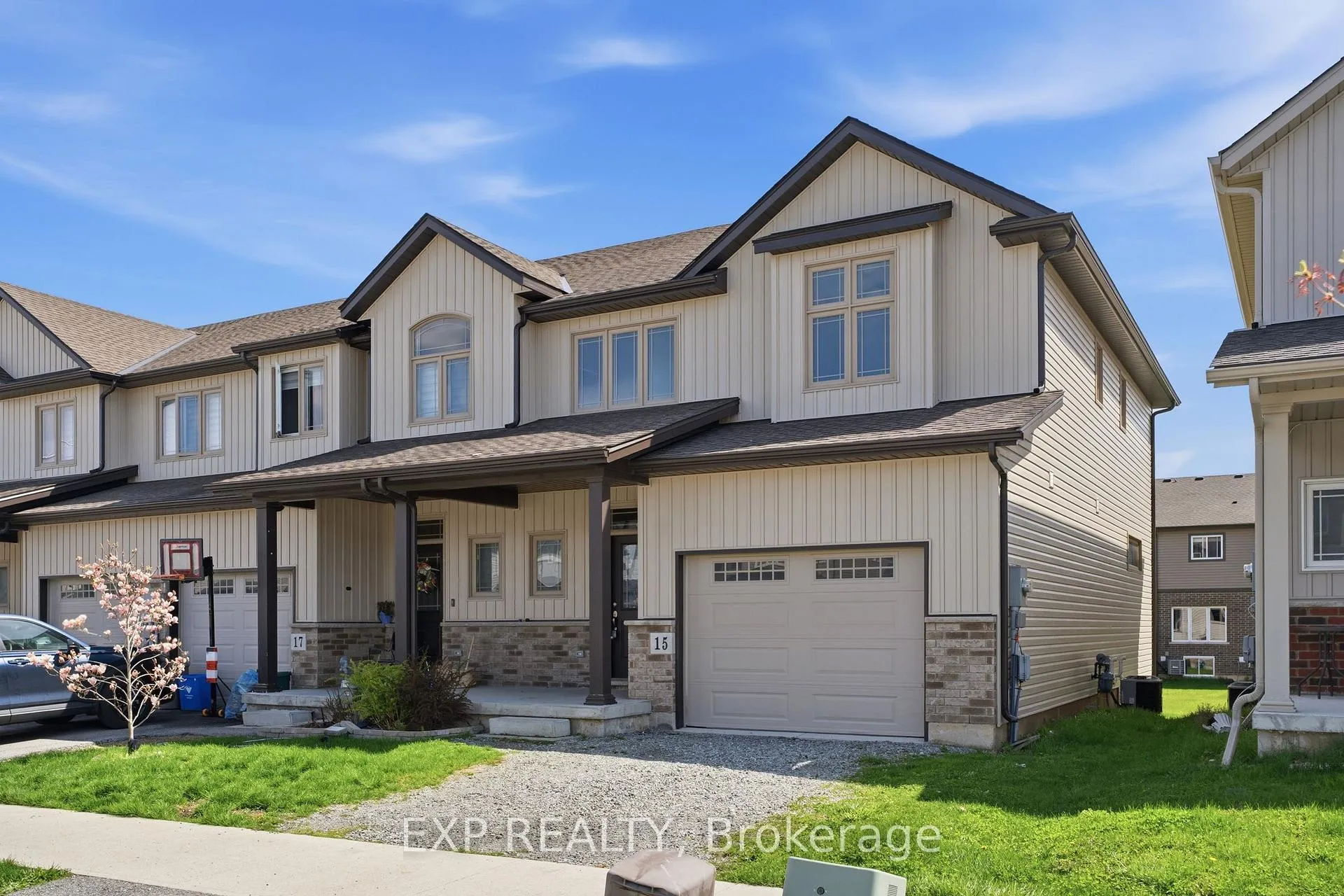 Photo 2 of 15 Bowman Crescent, Thorold, Hurricane/Merrittville — HOMEH