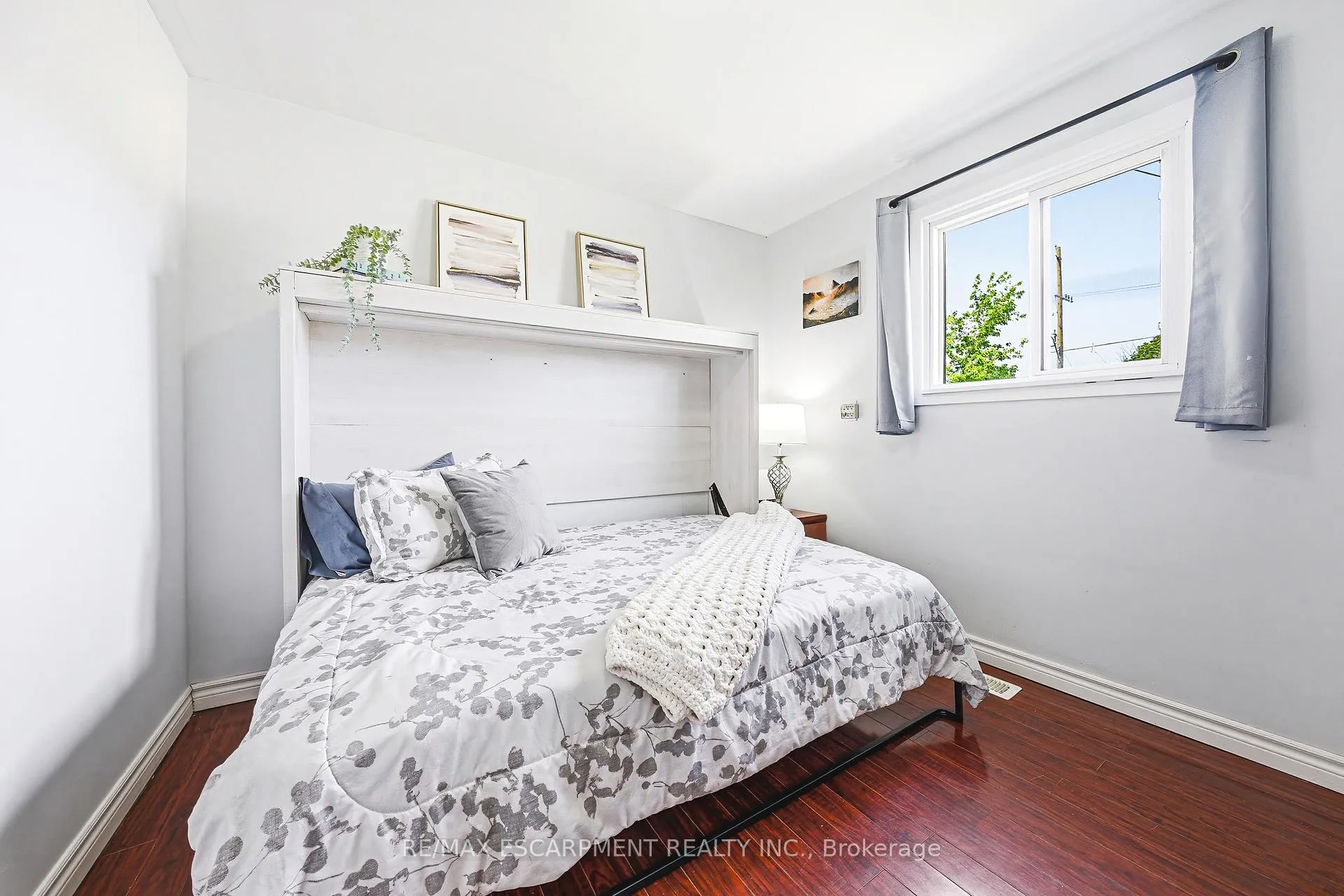 Photo 13 of 546 Mohawk Road E, Hamilton, Lawfield — HOMEH