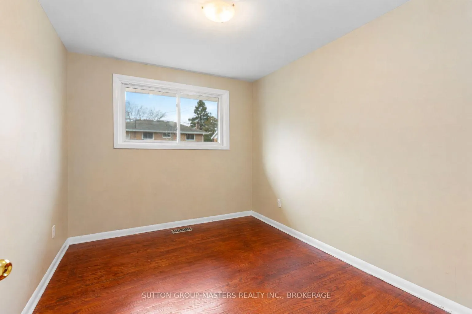 Photo 10 of 35 Holland Crescent, Kingston, Central City West — HOMEH