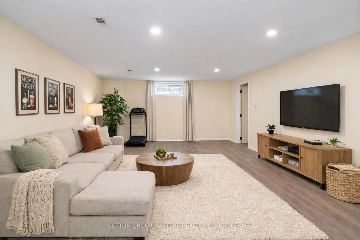 Photo 20 of 35 Holland Crescent, Kingston, Central City West — HOMEH