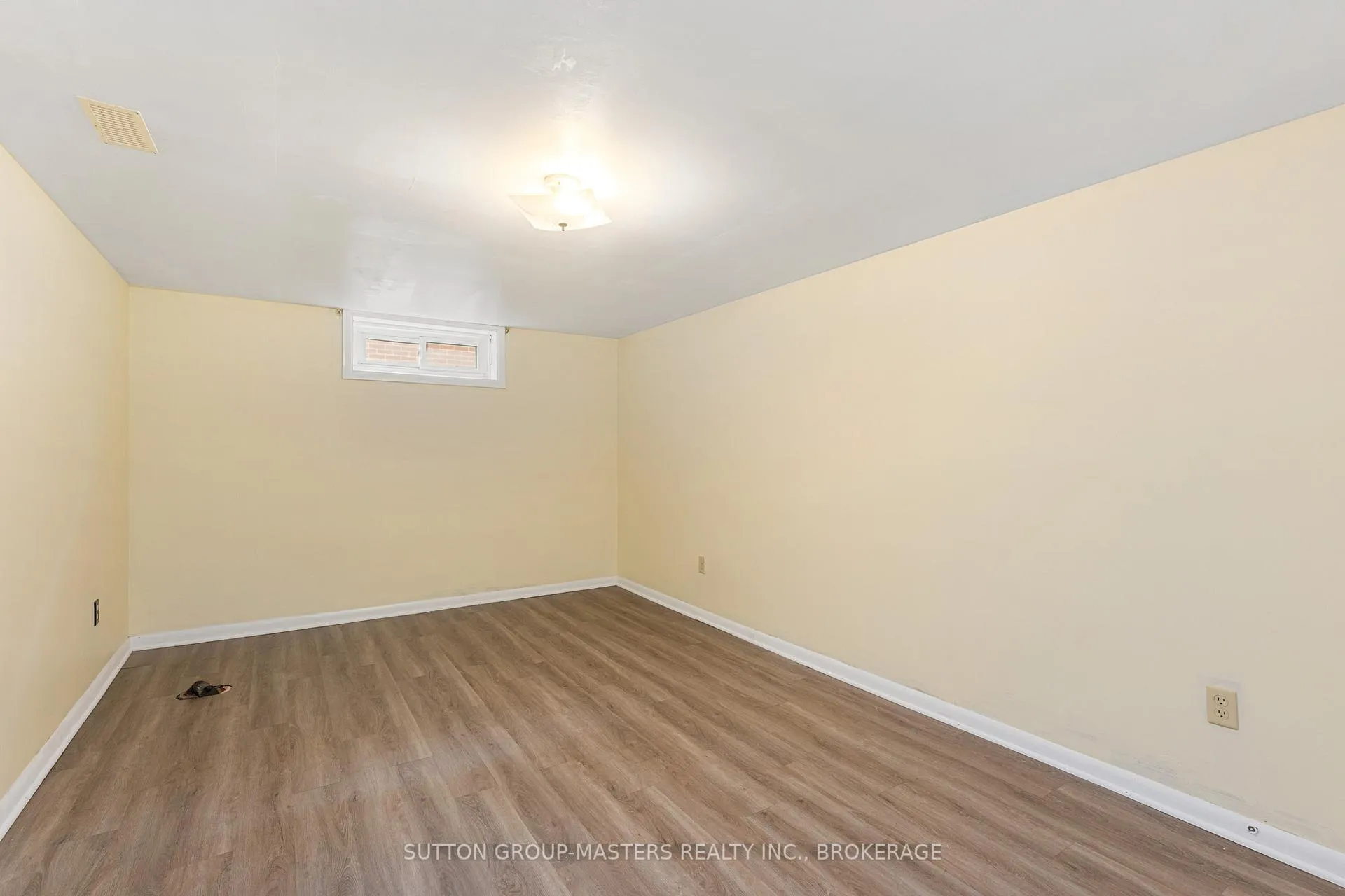 Photo 23 of 35 Holland Crescent, Kingston, Central City West — HOMEH
