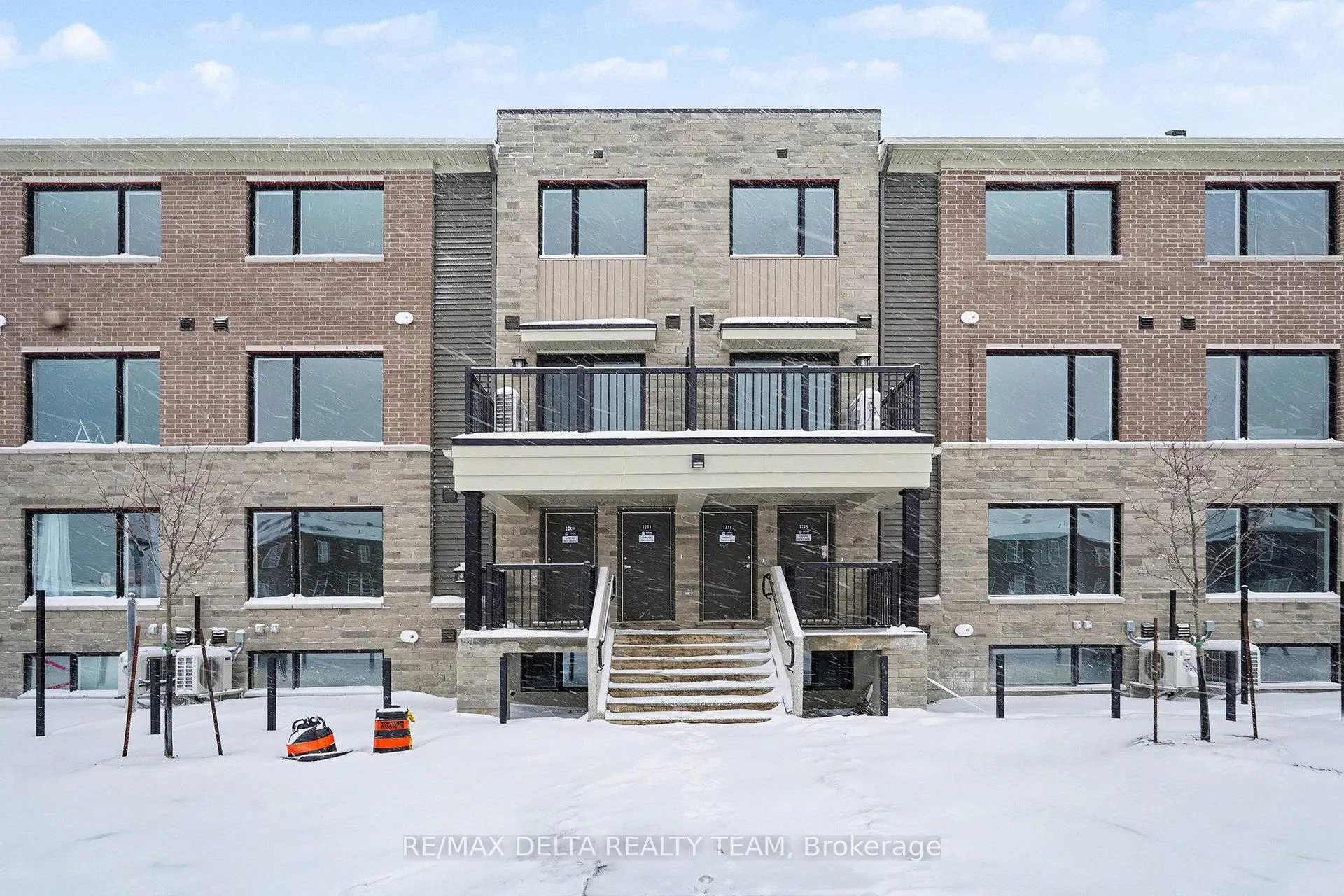 Photo 2 of 1209 Creekway Private, Ottawa, Kanata - Kanata Lakes/Heritage Hills — HOMEH