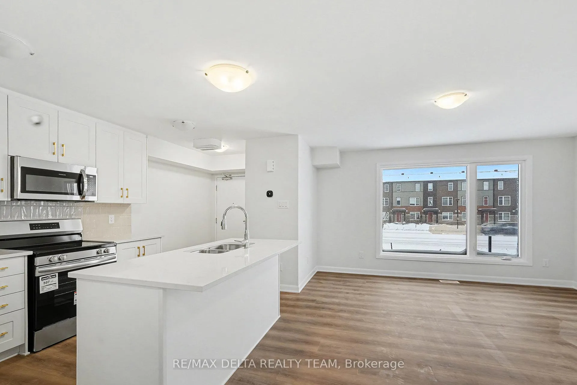 Photo 6 of 1209 Creekway Private, Ottawa, Kanata - Kanata Lakes/Heritage Hills — HOMEH