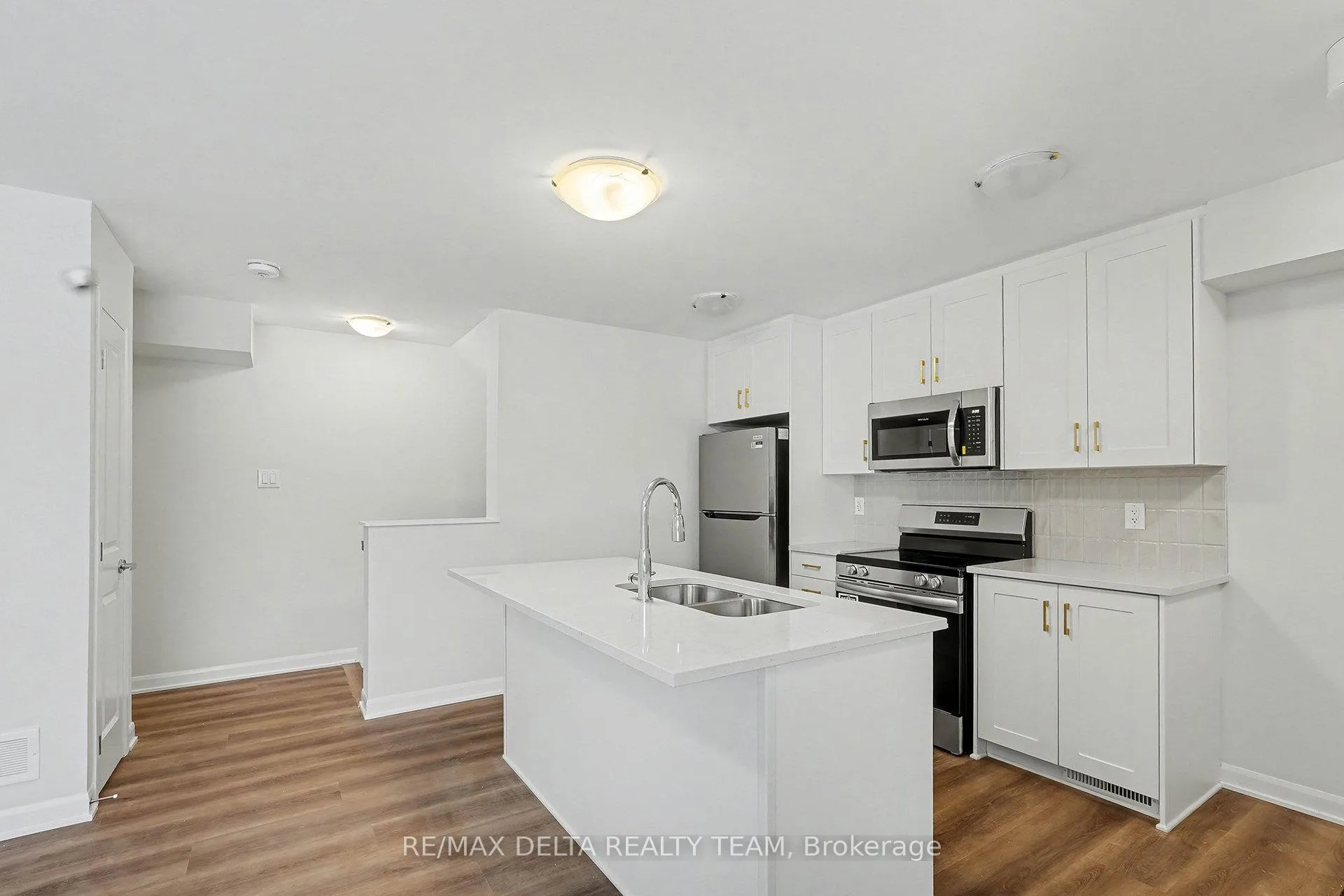 Photo 9 of 1209 Creekway Private, Ottawa, Kanata - Kanata Lakes/Heritage Hills — HOMEH