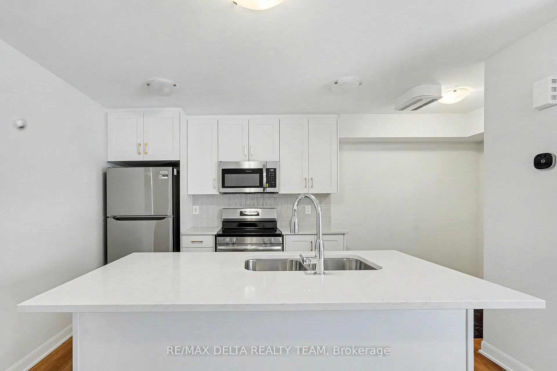 Photo 10 of 1209 Creekway Private, Ottawa, Kanata - Kanata Lakes/Heritage Hills — HOMEH