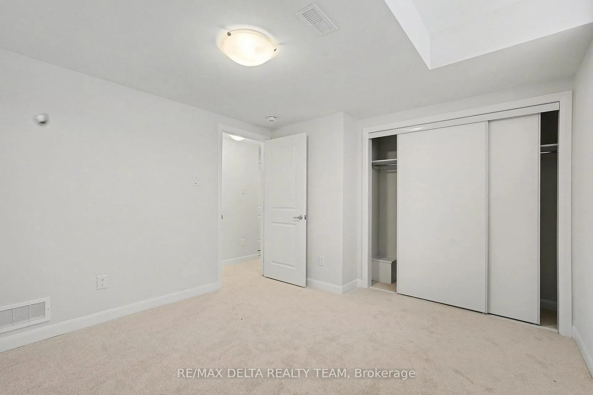 Photo 13 of 1209 Creekway Private, Ottawa, Kanata - Kanata Lakes/Heritage Hills — HOMEH