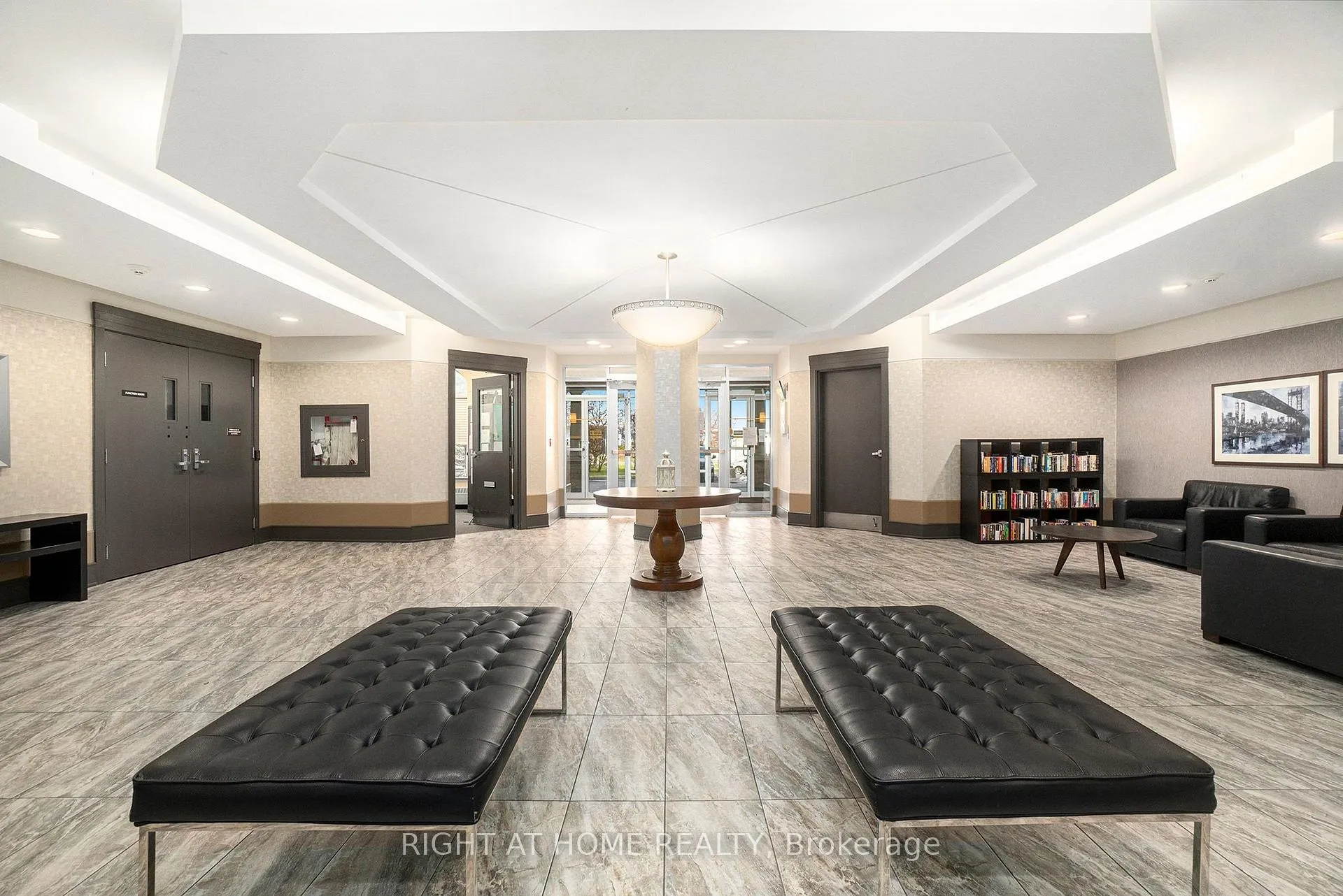 Photo 3 of Unit 8J, 310 Central Park Drive, Ottawa, Central Park — HOMEH