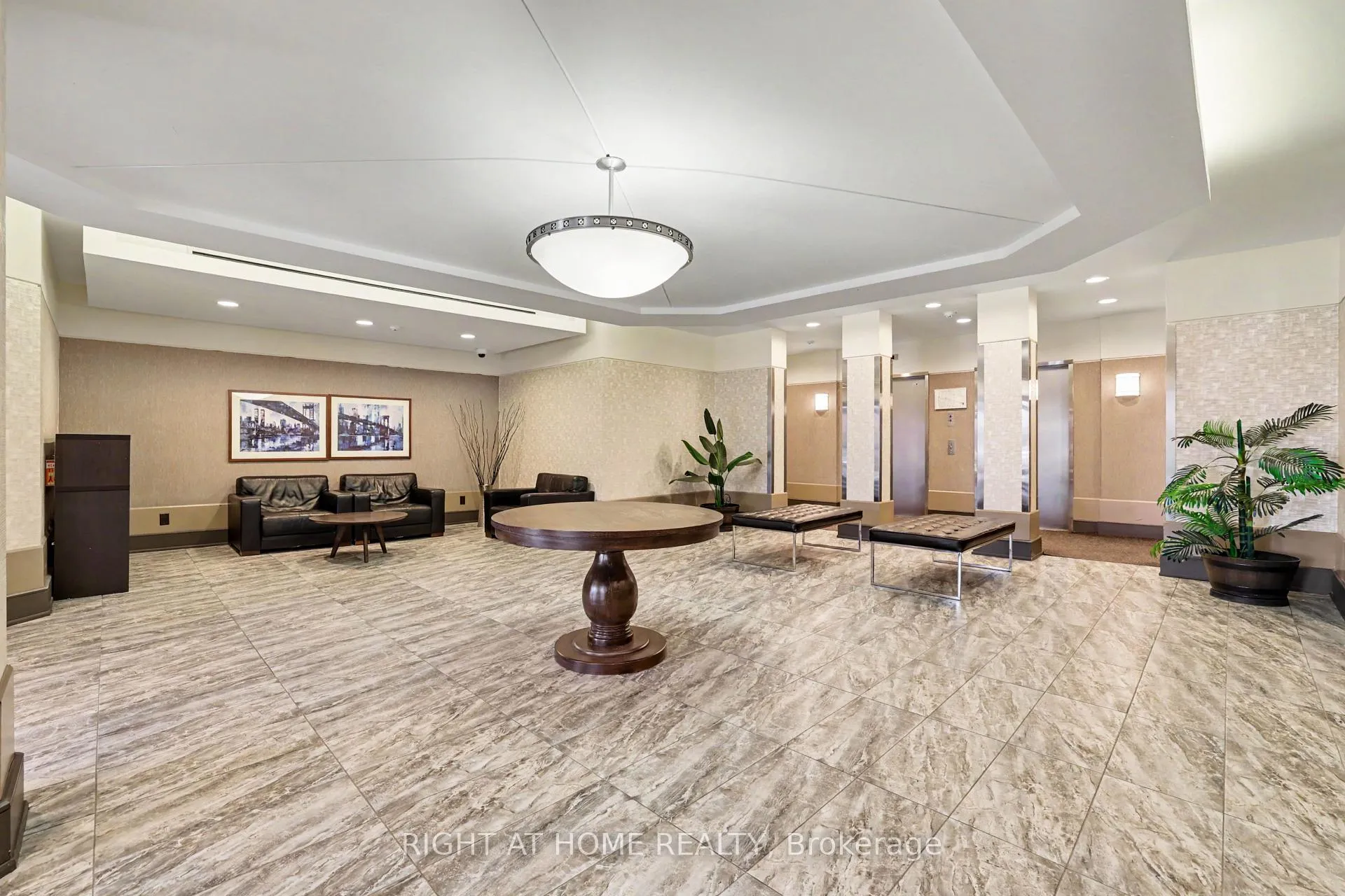 Photo 4 of Unit 8J, 310 Central Park Drive, Ottawa, Central Park — HOMEH