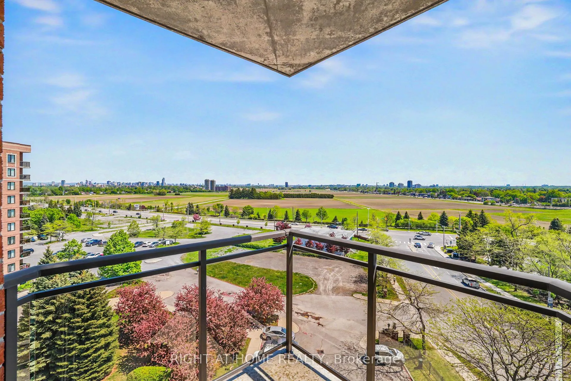Photo 17 of Unit 8J, 310 Central Park Drive, Ottawa, Central Park — HOMEH