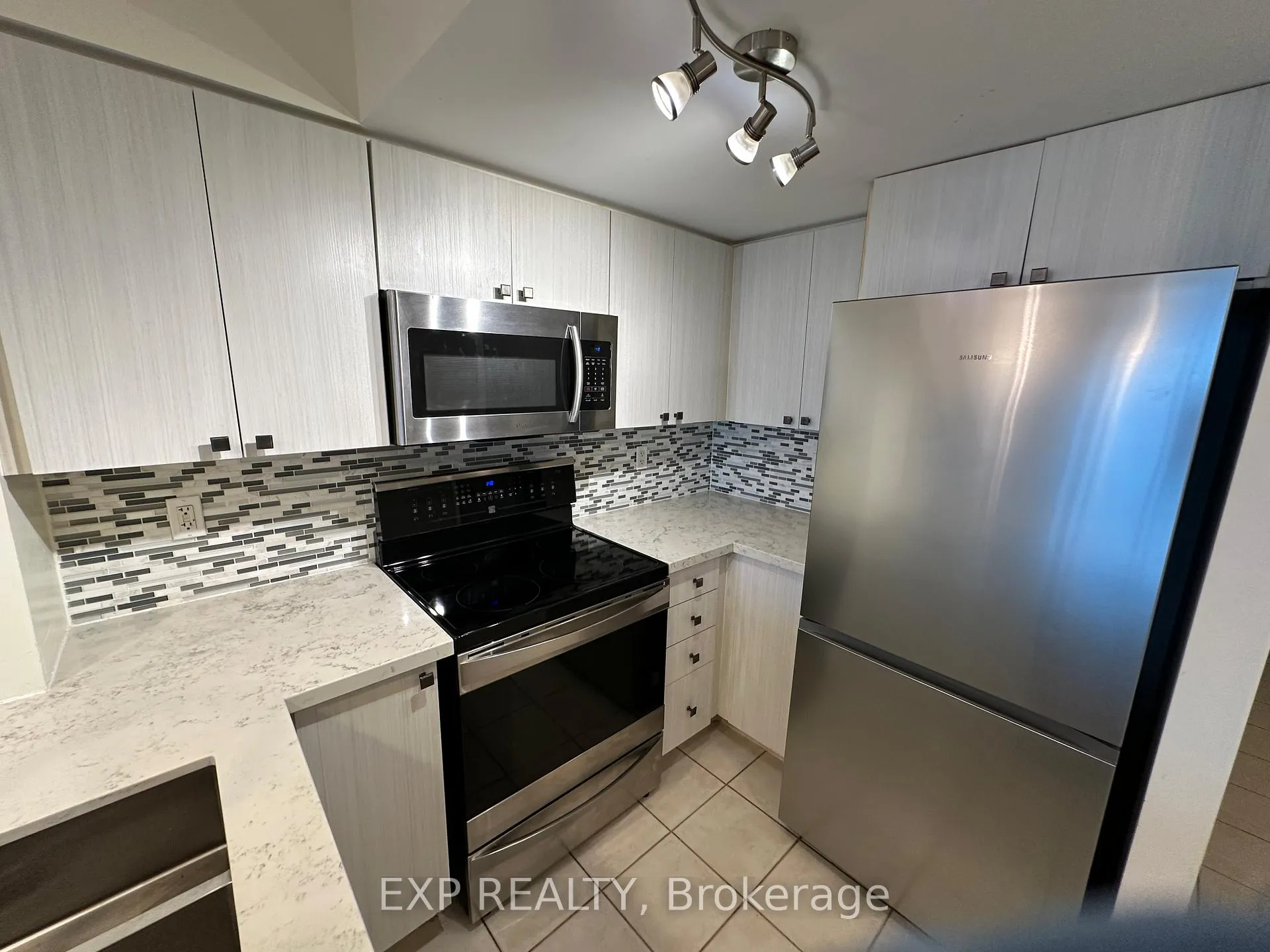 Photo 6 of Unit 1306, 18 Yonge Street, Toronto, Waterfront Communities — HOMEH