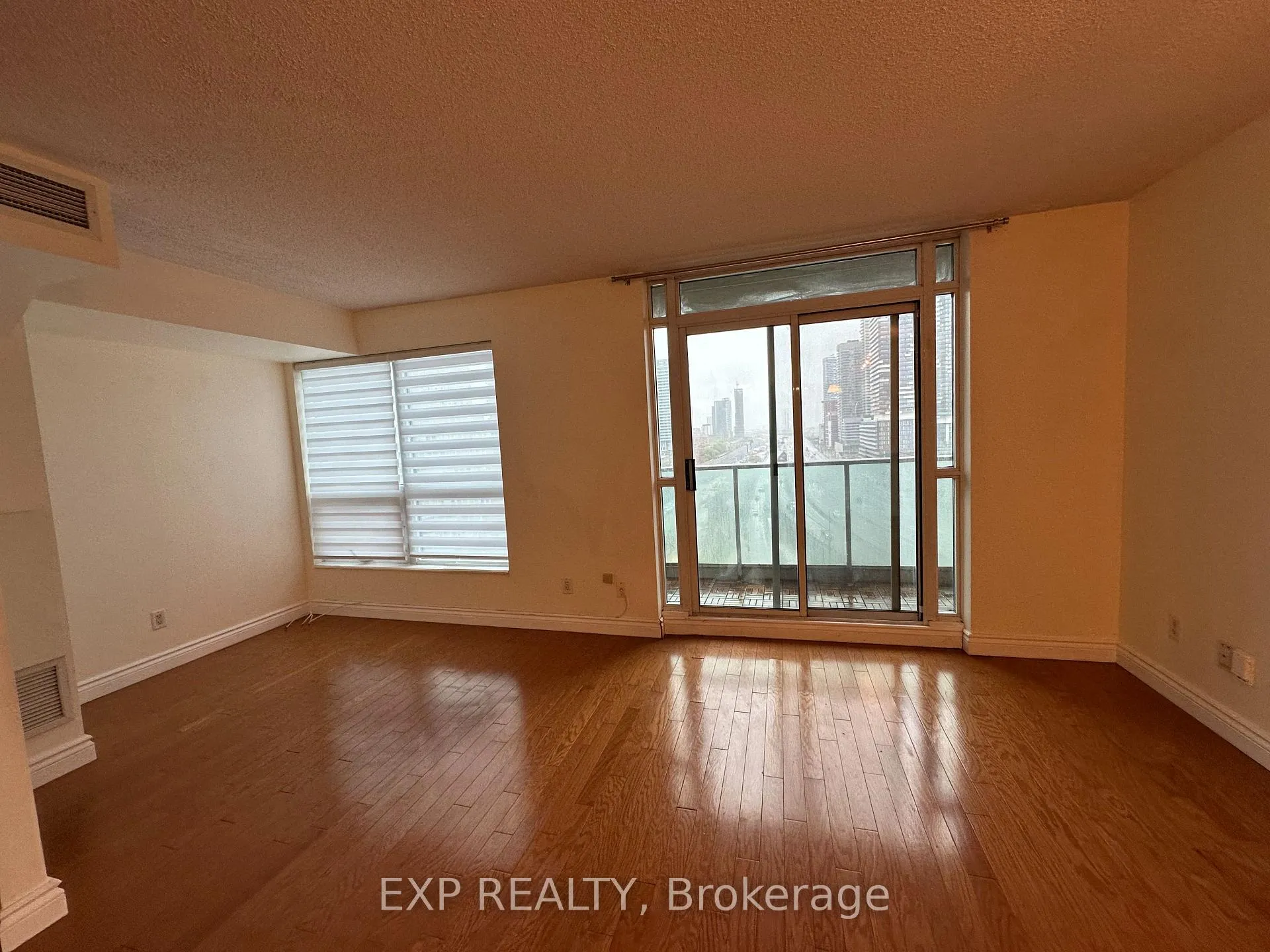 Photo 12 of Unit 1306, 18 Yonge Street, Toronto, Waterfront Communities — HOMEH