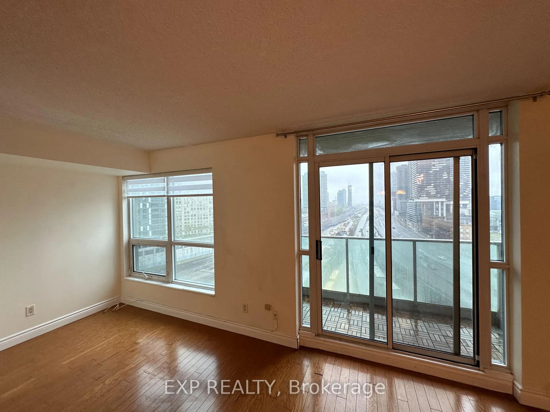 Photo 14 of Unit 1306, 18 Yonge Street, Toronto, Waterfront Communities — HOMEH
