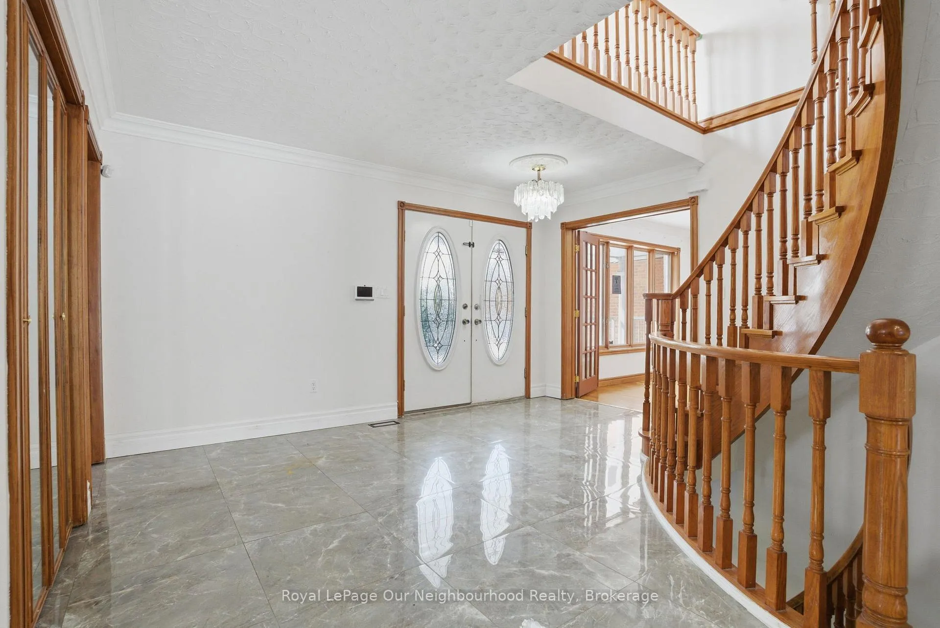 Photo 4 of 79 Elizabeth Street, Oshawa, McLaughlin — HOMEH