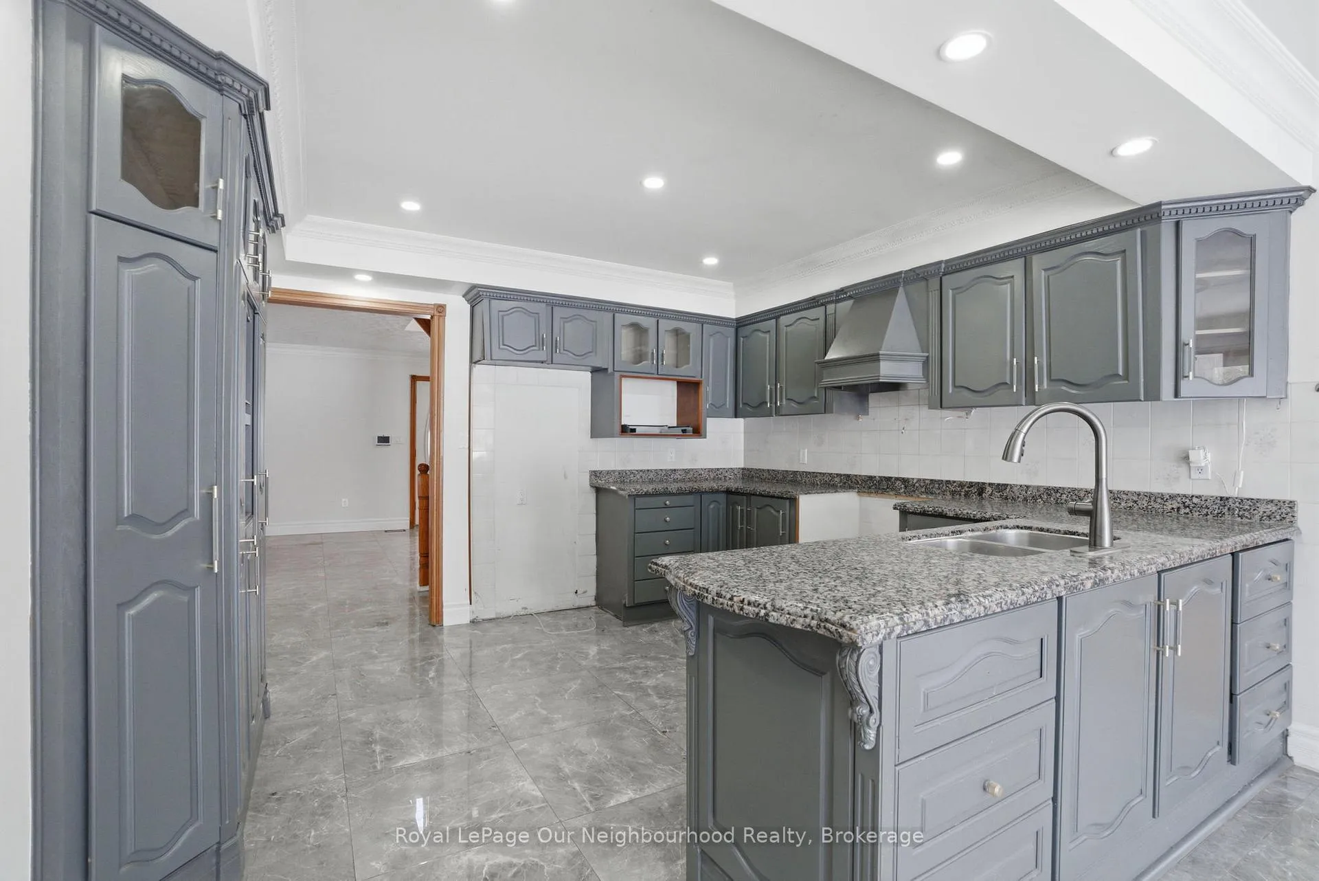 Photo 11 of 79 Elizabeth Street, Oshawa, McLaughlin — HOMEH