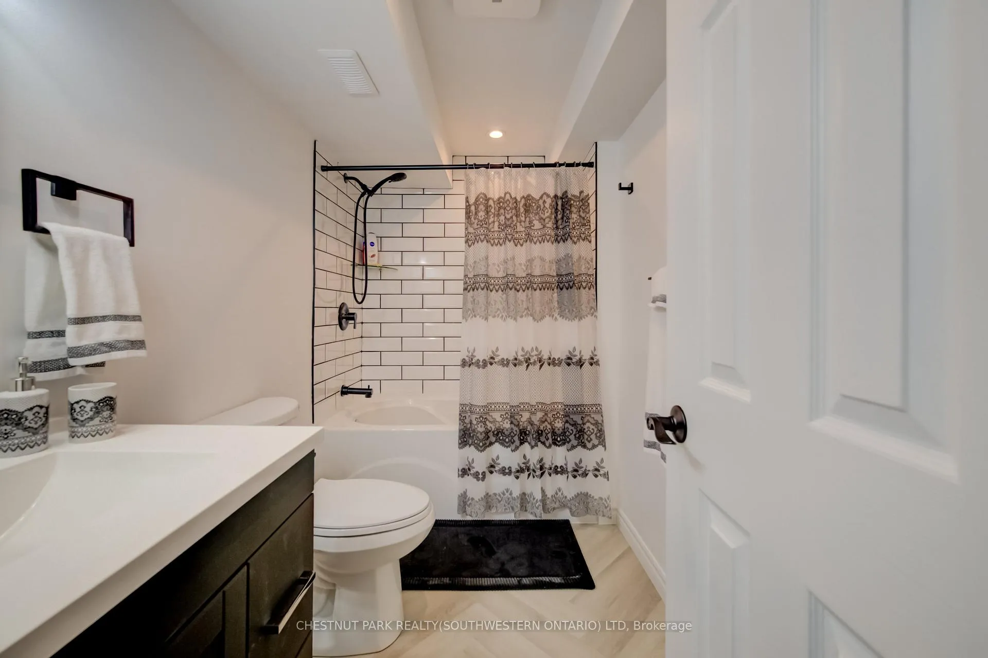 Photo 35 of 295 Oprington Place, Kitchener — HOMEH