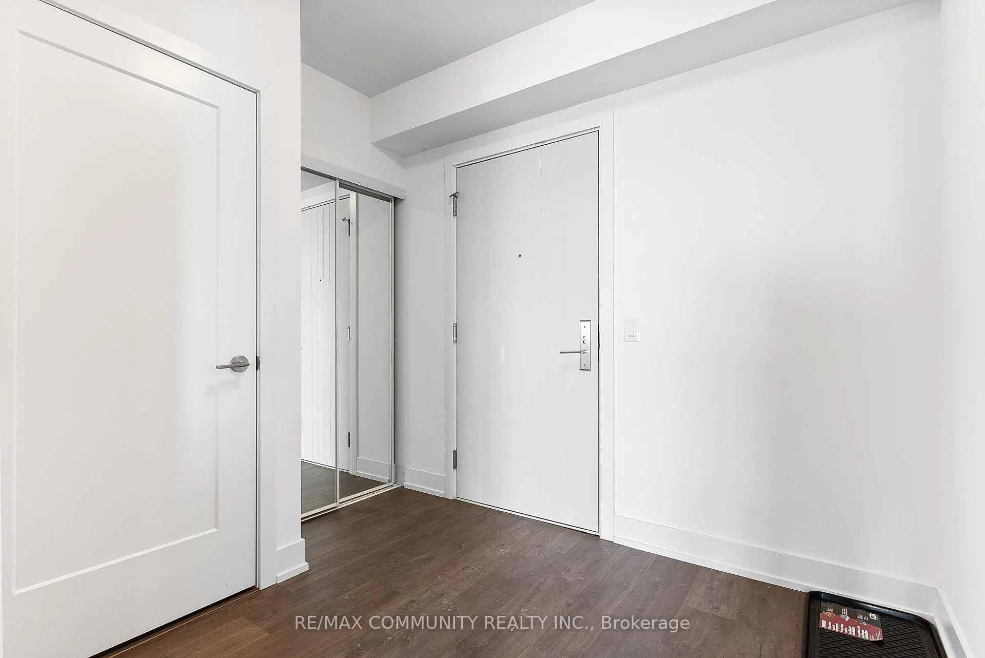 Photo 3 of Unit 817, 2550 Simcoe Street N, Oshawa, Windfields — HOMEH