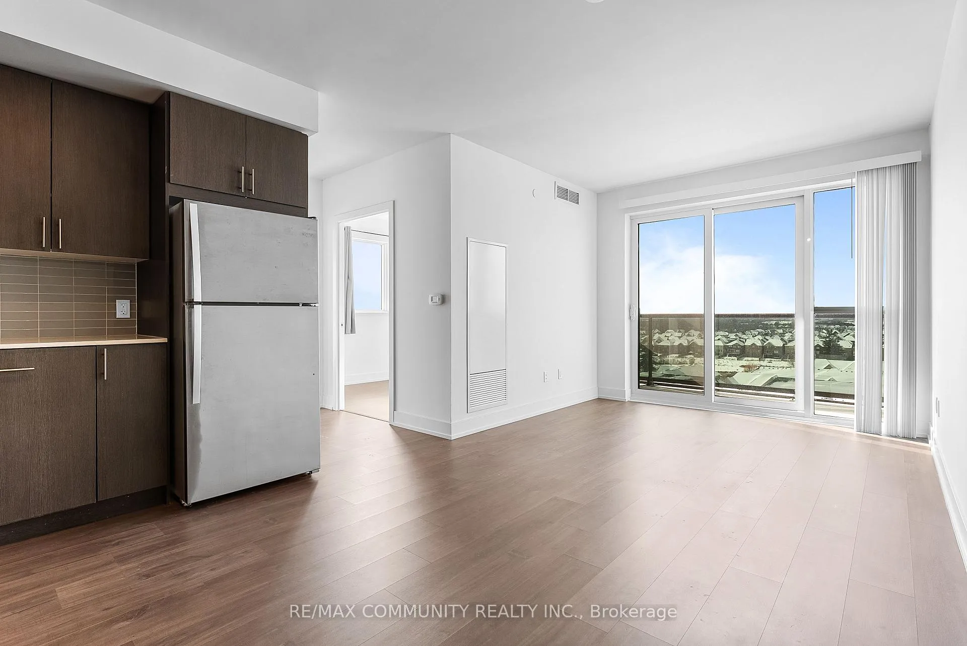 Photo 4 of Unit 817, 2550 Simcoe Street N, Oshawa, Windfields — HOMEH