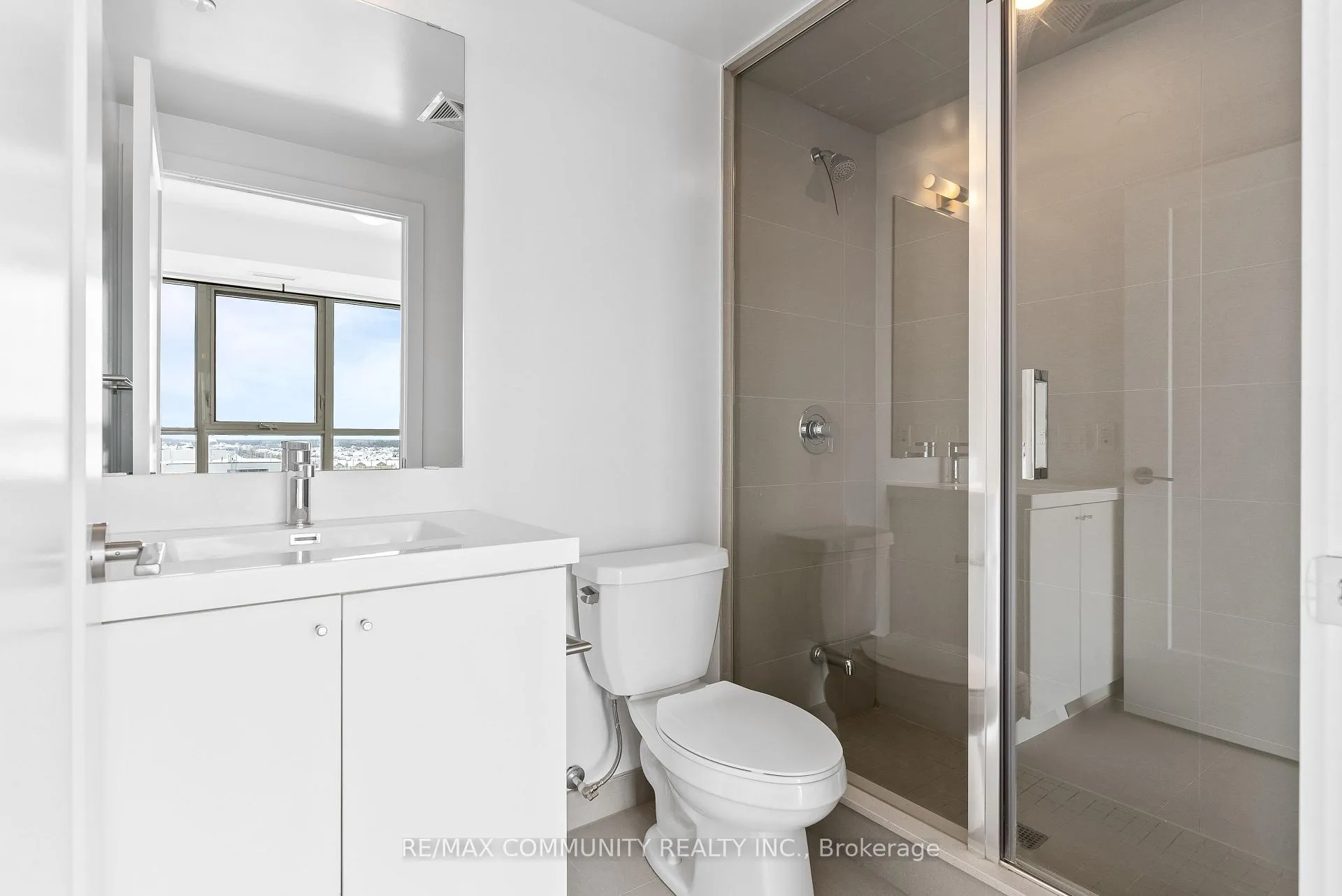 Photo 12 of Unit 817, 2550 Simcoe Street N, Oshawa, Windfields — HOMEH