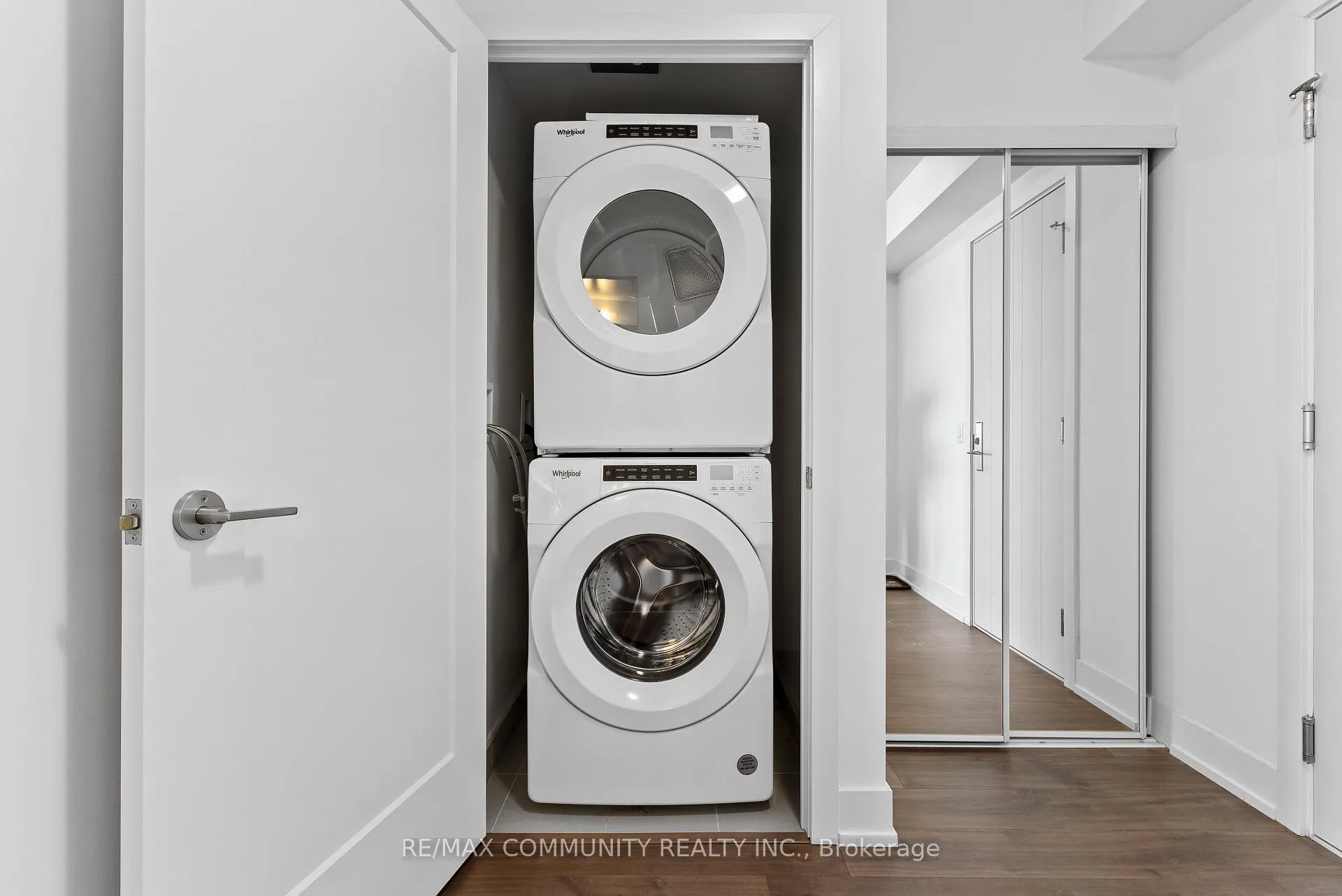 Photo 13 of Unit 817, 2550 Simcoe Street N, Oshawa, Windfields — HOMEH