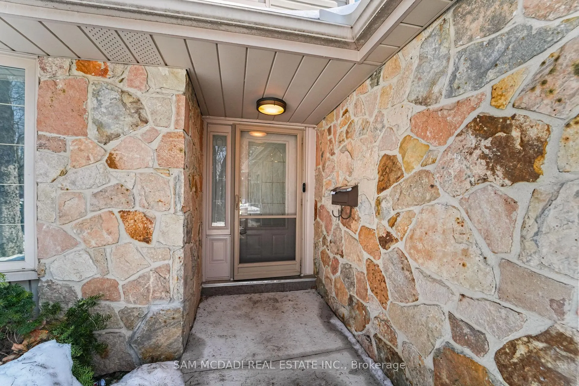 Photo 5 of 44 Madrid Crescent, Brampton, Central Park — HOMEH