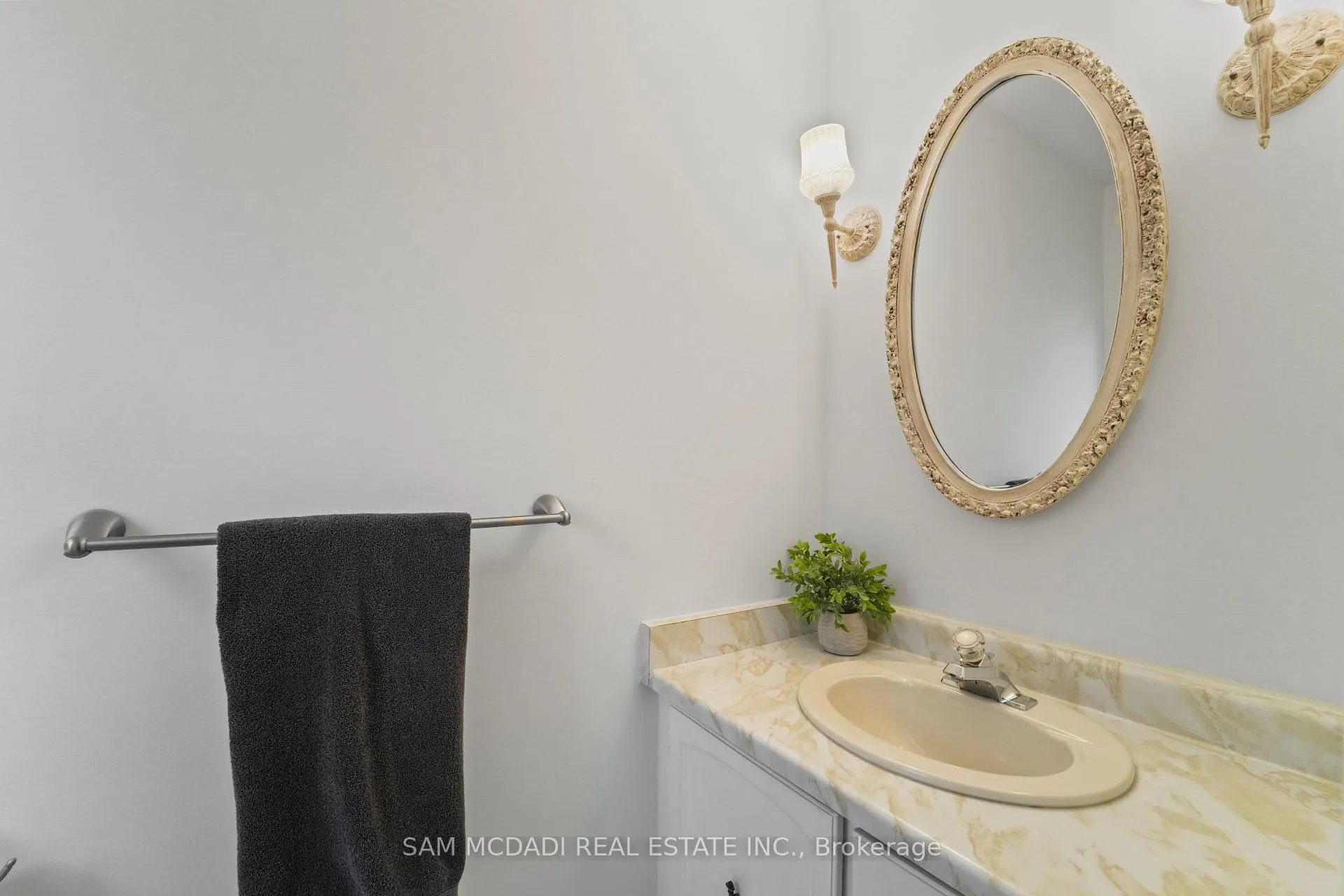 Photo 23 of 44 Madrid Crescent, Brampton, Central Park — HOMEH