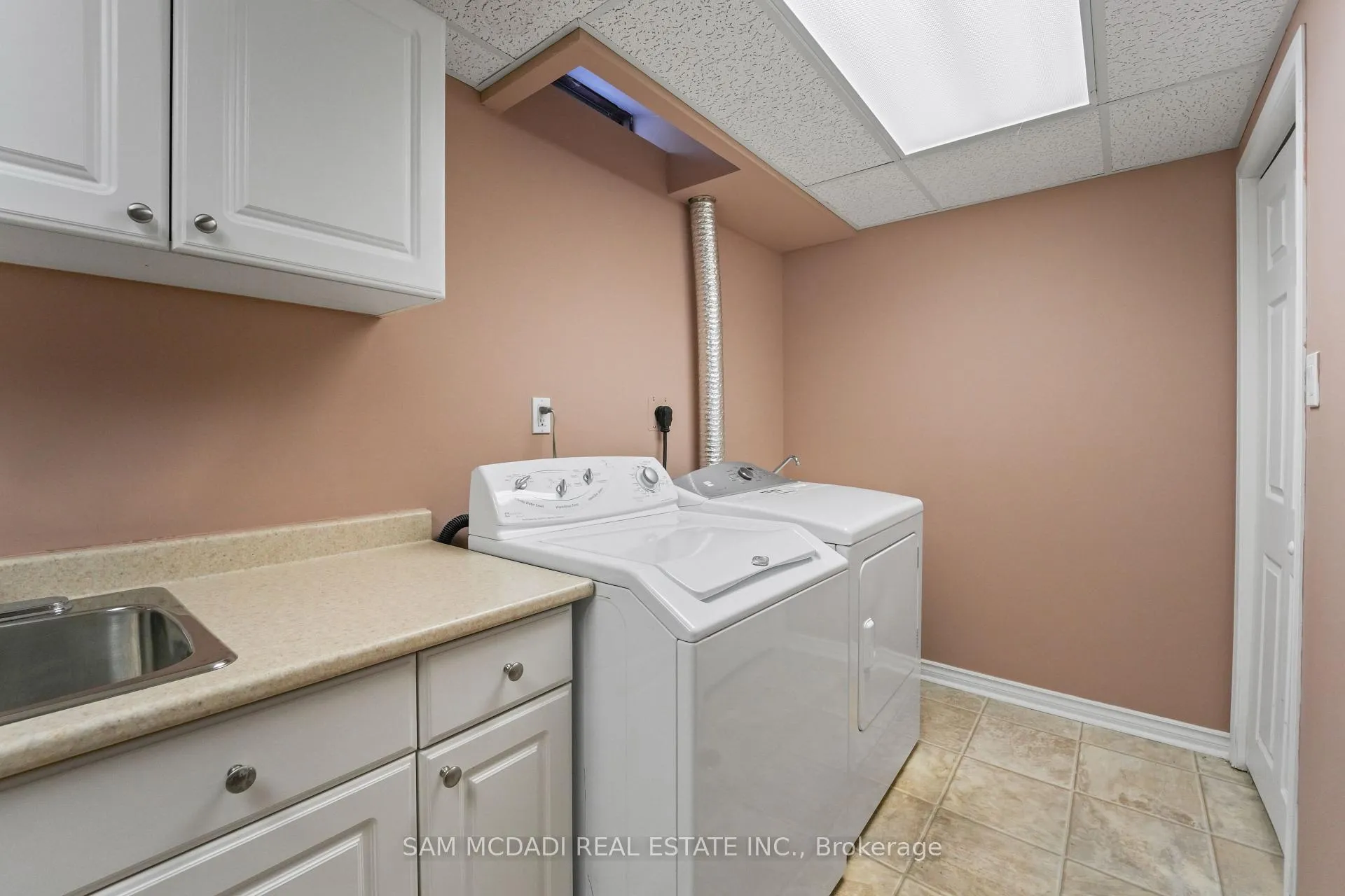 Photo 37 of 44 Madrid Crescent, Brampton, Central Park — HOMEH