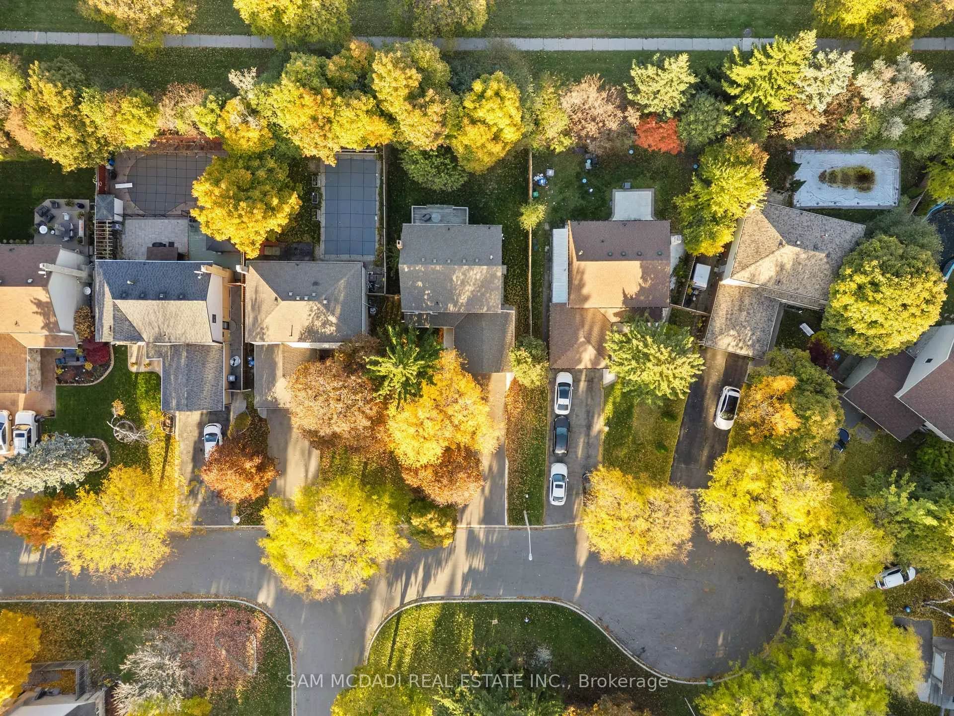 Photo 43 of 44 Madrid Crescent, Brampton, Central Park — HOMEH