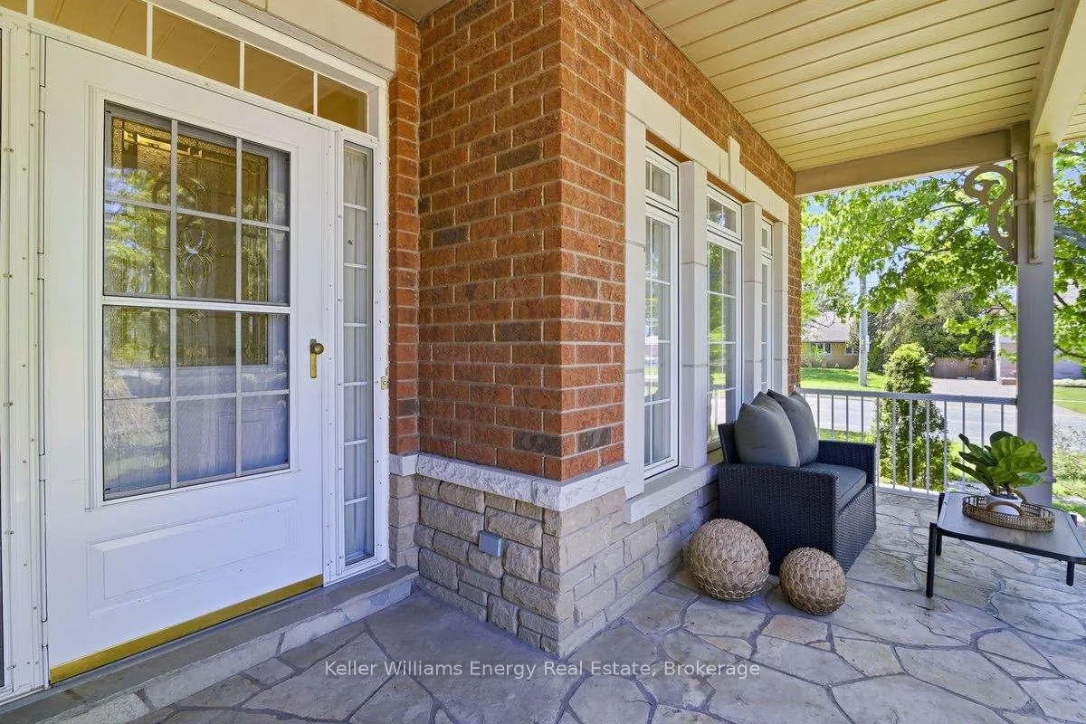 Photo 3 of 1545 Greenvalley Trail, Oshawa, Taunton — HOMEH