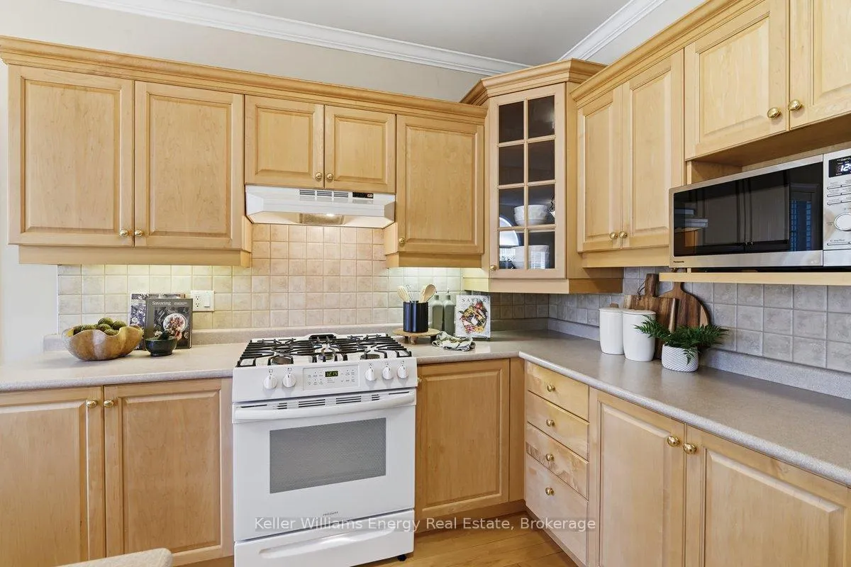 Photo 15 of 1545 Greenvalley Trail, Oshawa, Taunton — HOMEH