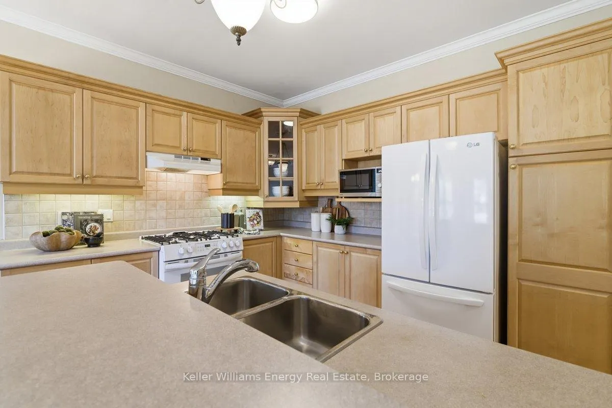 Photo 16 of 1545 Greenvalley Trail, Oshawa, Taunton — HOMEH