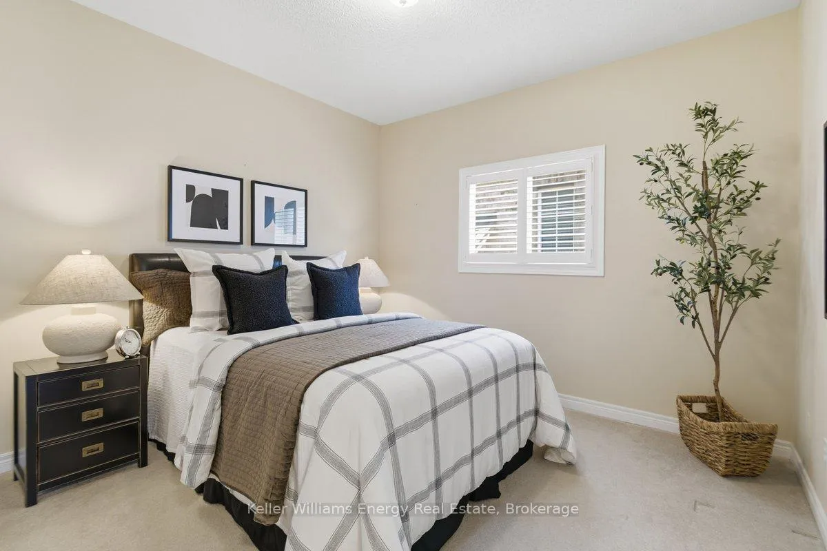 Photo 25 of 1545 Greenvalley Trail, Oshawa, Taunton — HOMEH
