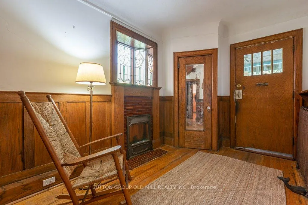 Photo 3 of 19 Biggar Avenue, Toronto, Wychwood — HOMEH