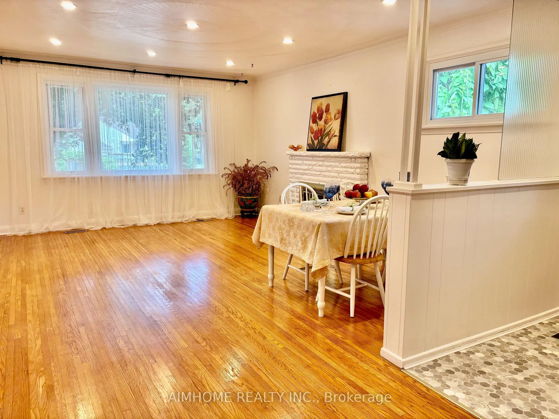 Photo 4 of 12 Canham Crescent, Scarborough, Agincourt South-Malvern West — HOMEH