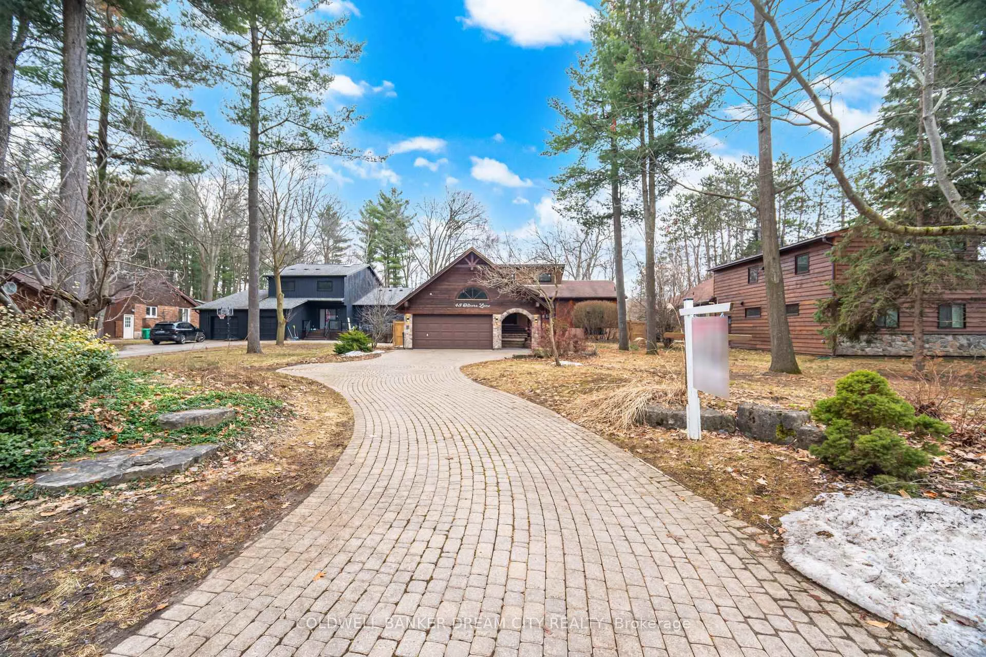 Photo 2 of 43 Olivers Lane, Caledon, Caledon East — HOMEH