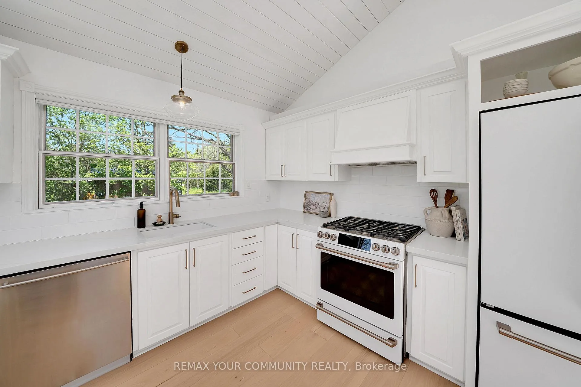 Photo 11 of 12768 Weston Road, King, Rural King — HOMEH