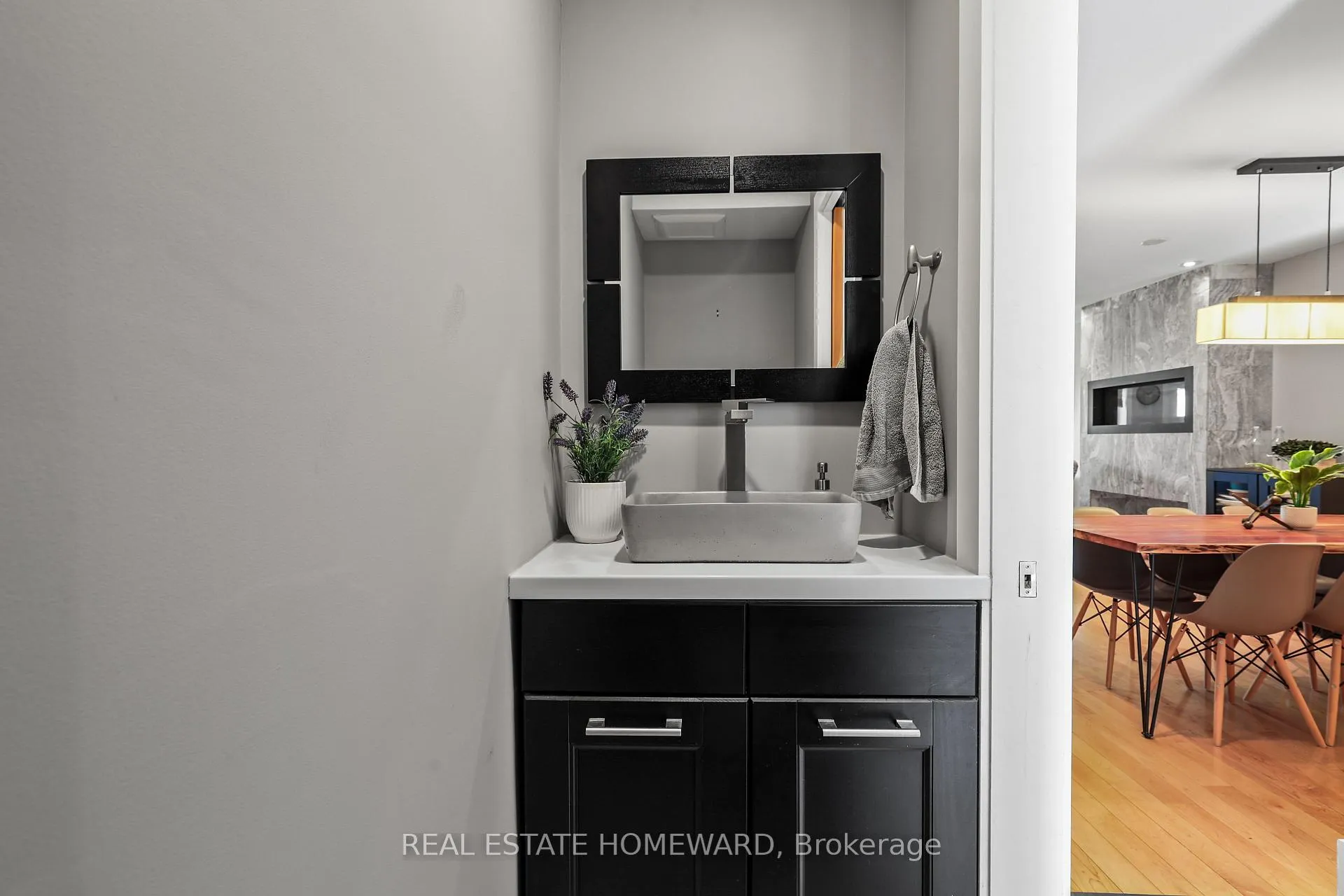 Photo 12 of 56 Osborne Avenue, Toronto, East End-Danforth — HOMEH