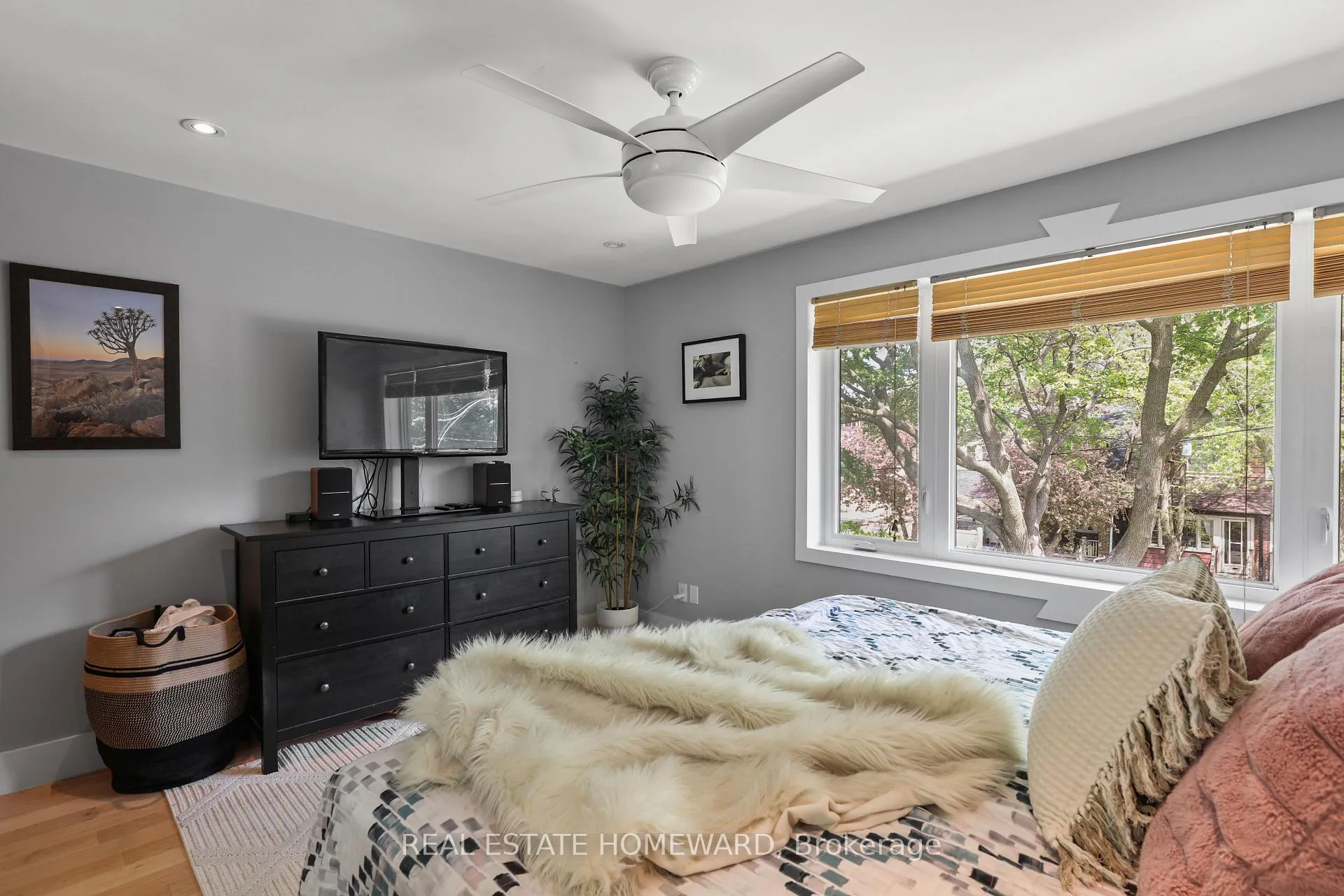 Photo 27 of 56 Osborne Avenue, Toronto, East End-Danforth — HOMEH